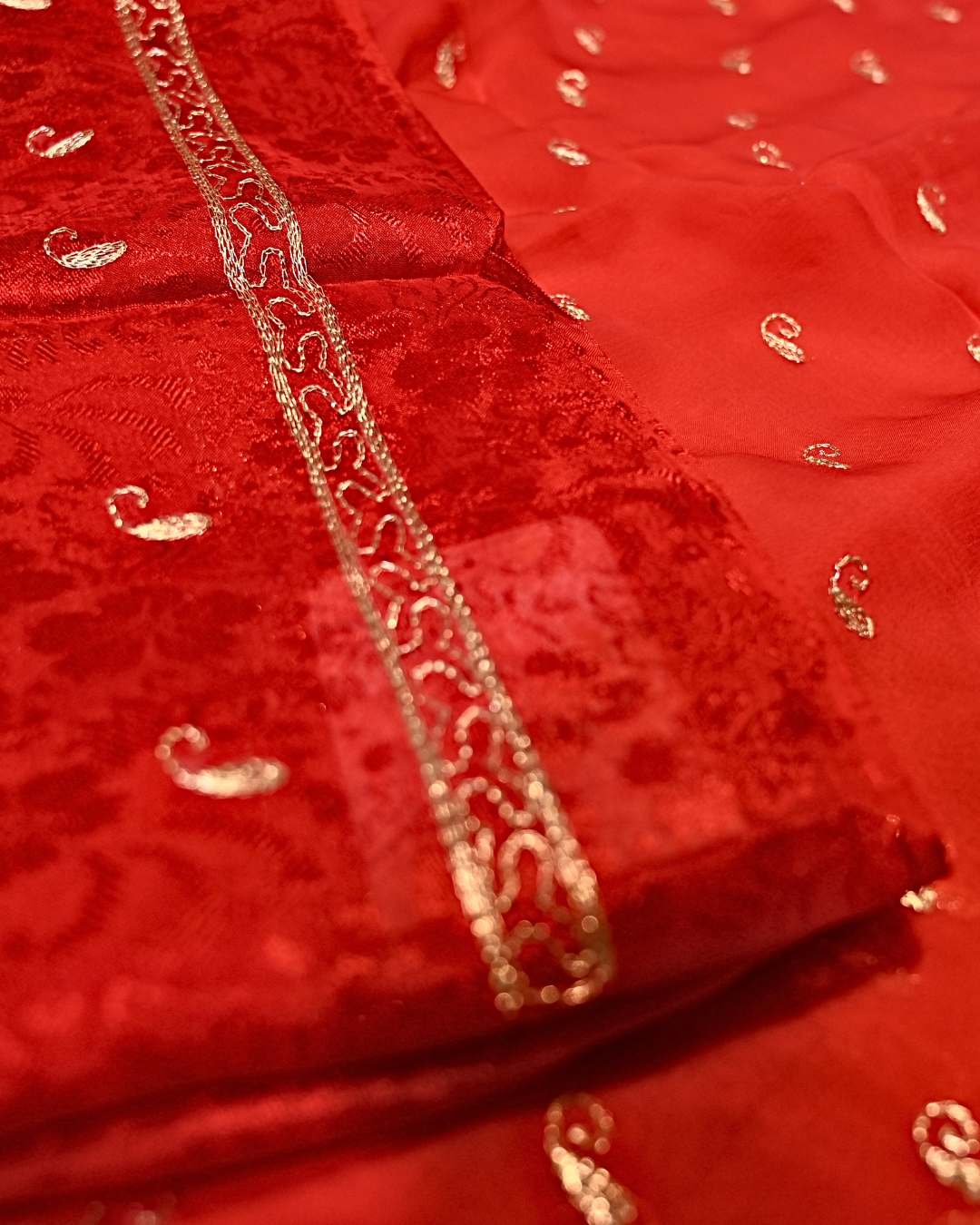 SHADED RED COLOUR, 30 GRAM, PLANT CHIFFON SAREE WITH AARI EMBROIDERY