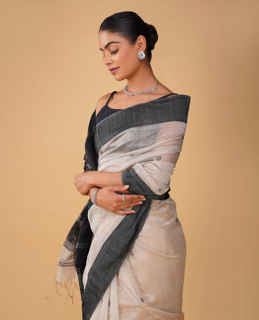 OFF-WHITE/SILVER MAHESHWARI SAREE WITH BLACK RESHAM BORDER, JAMDANI PALLA & CONTRAST BLACK BLOUSE