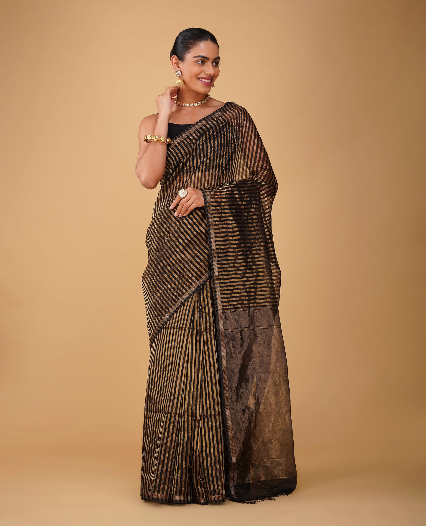 BLACK-GOLDEN VERTICAL STRIPES MAHESHWARI SAREE WITH CHATAI BORDER & PLAIN BLACK BLOUSE
