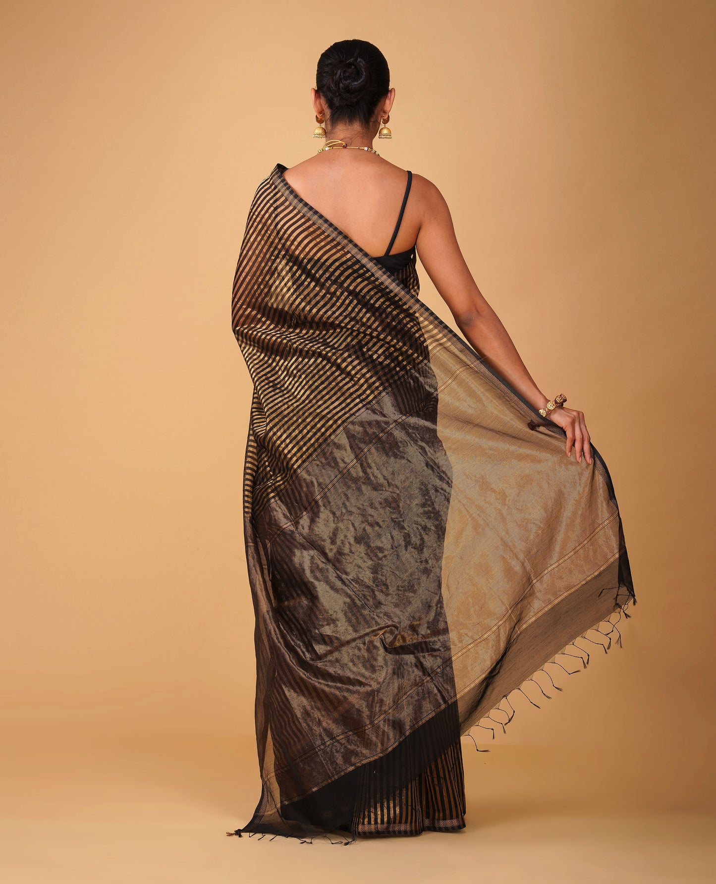 BLACK-GOLDEN VERTICAL STRIPES MAHESHWARI SAREE WITH CHATAI BORDER & PLAIN BLACK BLOUSE