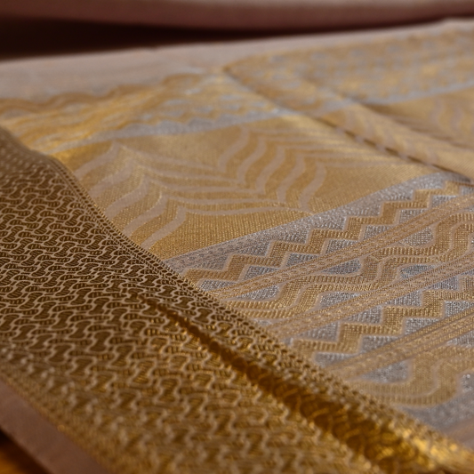 LAVENDER COLOR MAHESHWARI MUNGA COTTON SAREE WITH GOLDEN ZARI BORDER PALLA