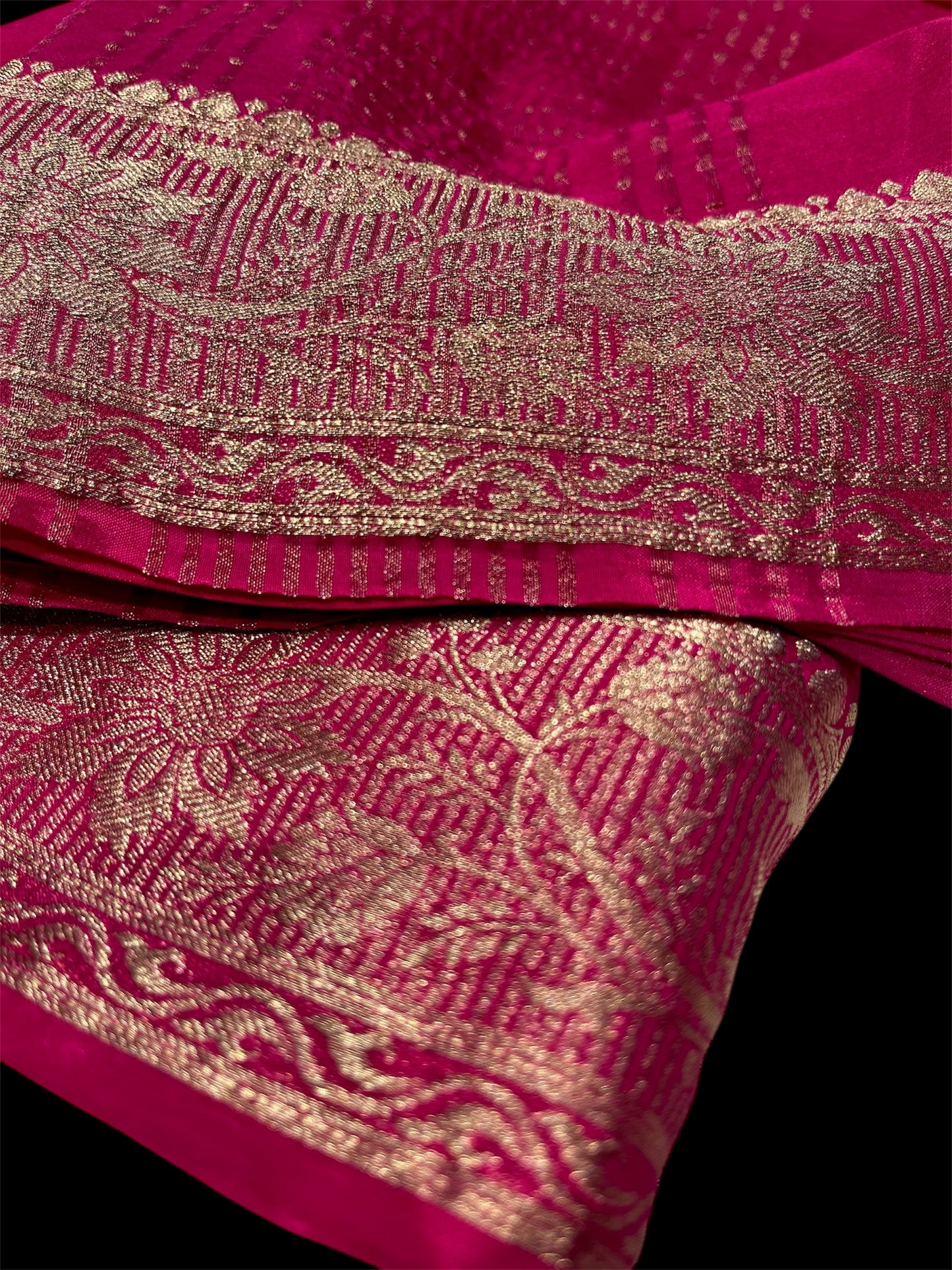 RANI PINK PLAIN CHINON SAREE WITH GOLDEN ZARI WOVEN BORDER AND CREPE BLOUSE (DELIVERY IN 20 DAYS)