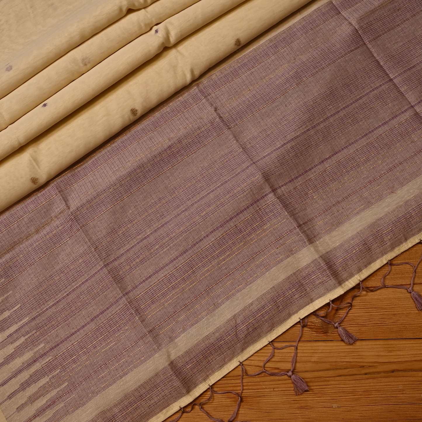 IVORY JAMDANI DHAKAI COTTON SAREE WITH LAVENDER BORDER PALLA