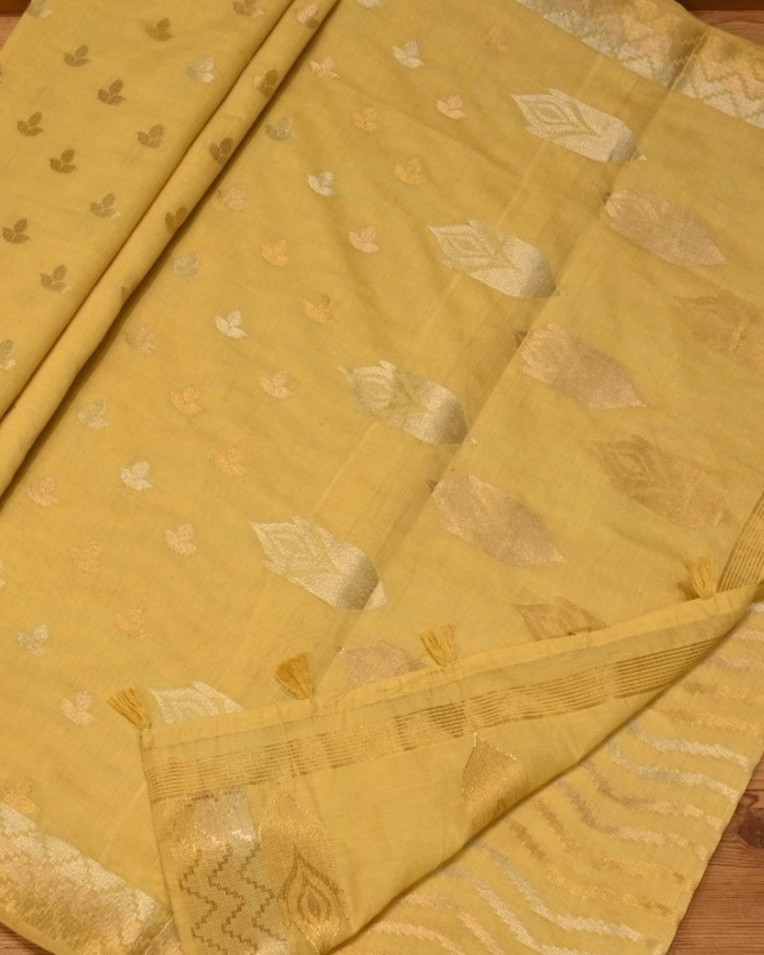 PALE YELLOW MUNGA CHANDERI SAREE WITH TEMPLE BORDER AND SILVER-GOLDEN BOOTIES