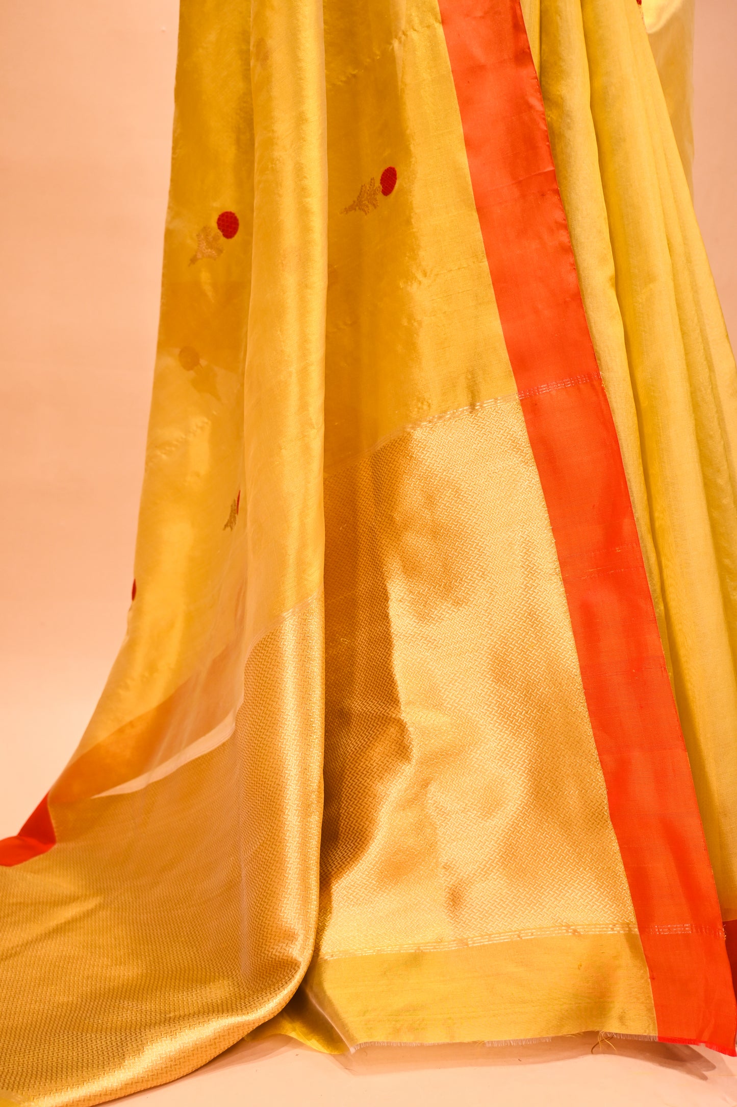 YELLOW CHANDERI HANDWOVEN SILK SAREE WITH CONTRAST ORANGE BORDER AND ZARI PALLA