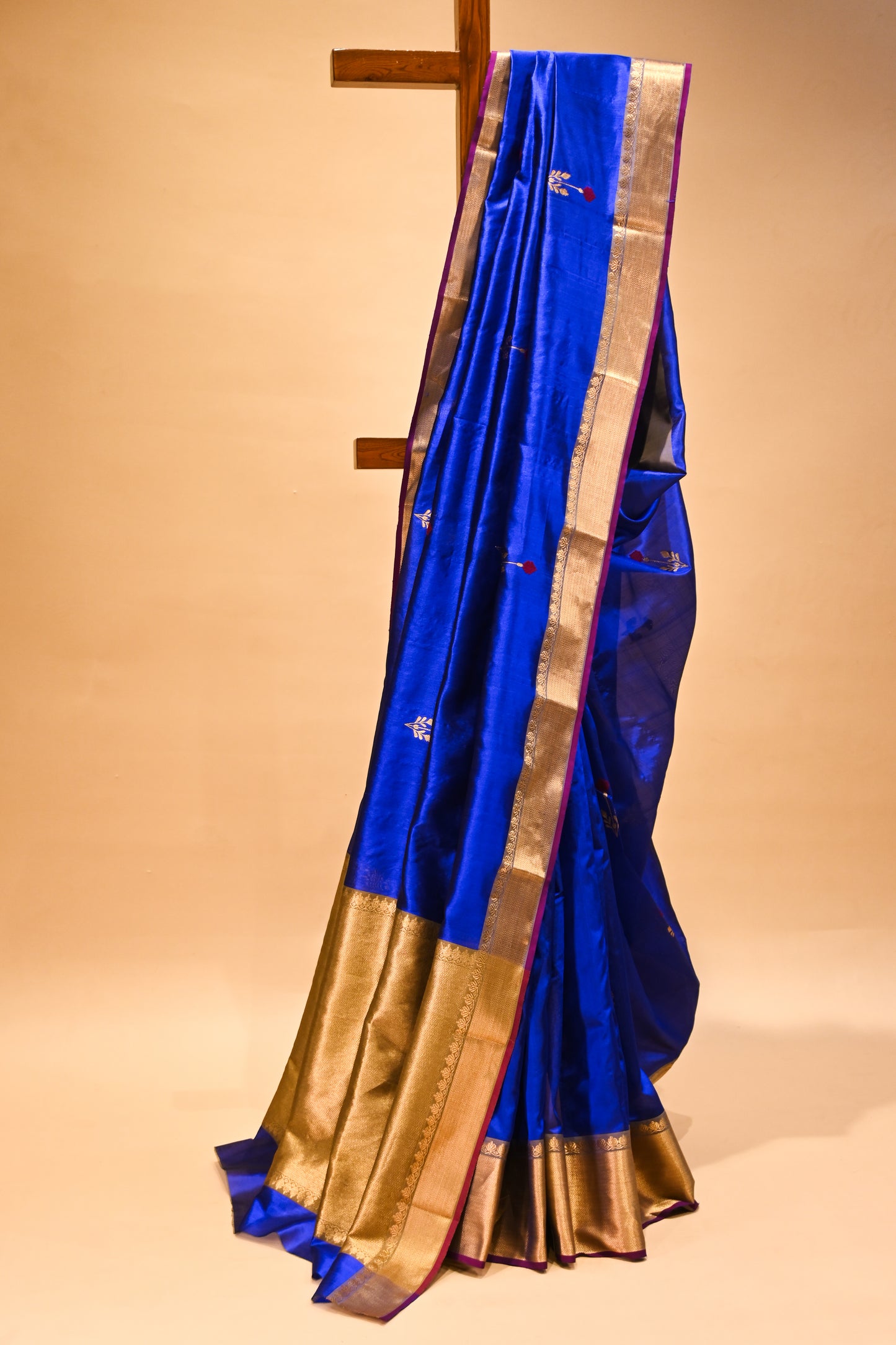 ROYAL BLUE CHANDERI HANDWOVEN SILK SAREE WITH ZARI BORDER AND PALLA