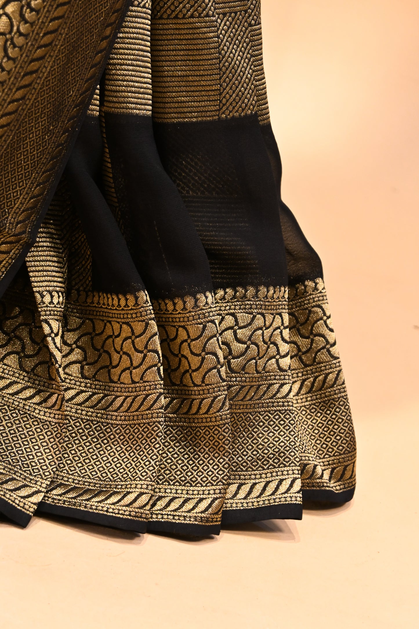 BLACK CHANDERI HANDWOVEN SILK SAREE