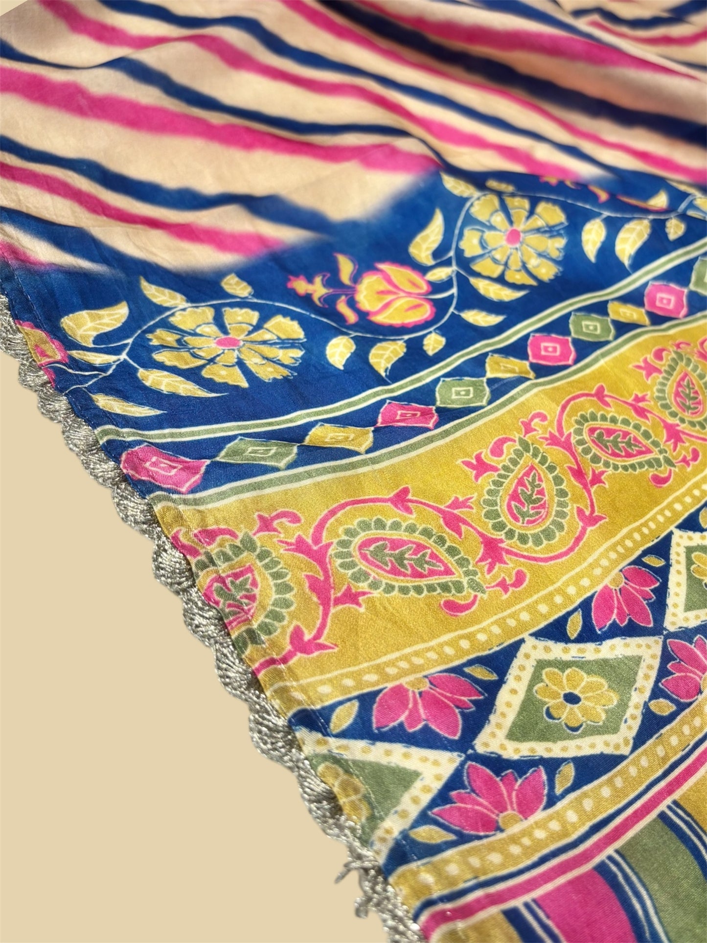 ART SILK LEHERIYA SAREE WITH LACE BORDER, PRINTED PALLA & BLOUSE