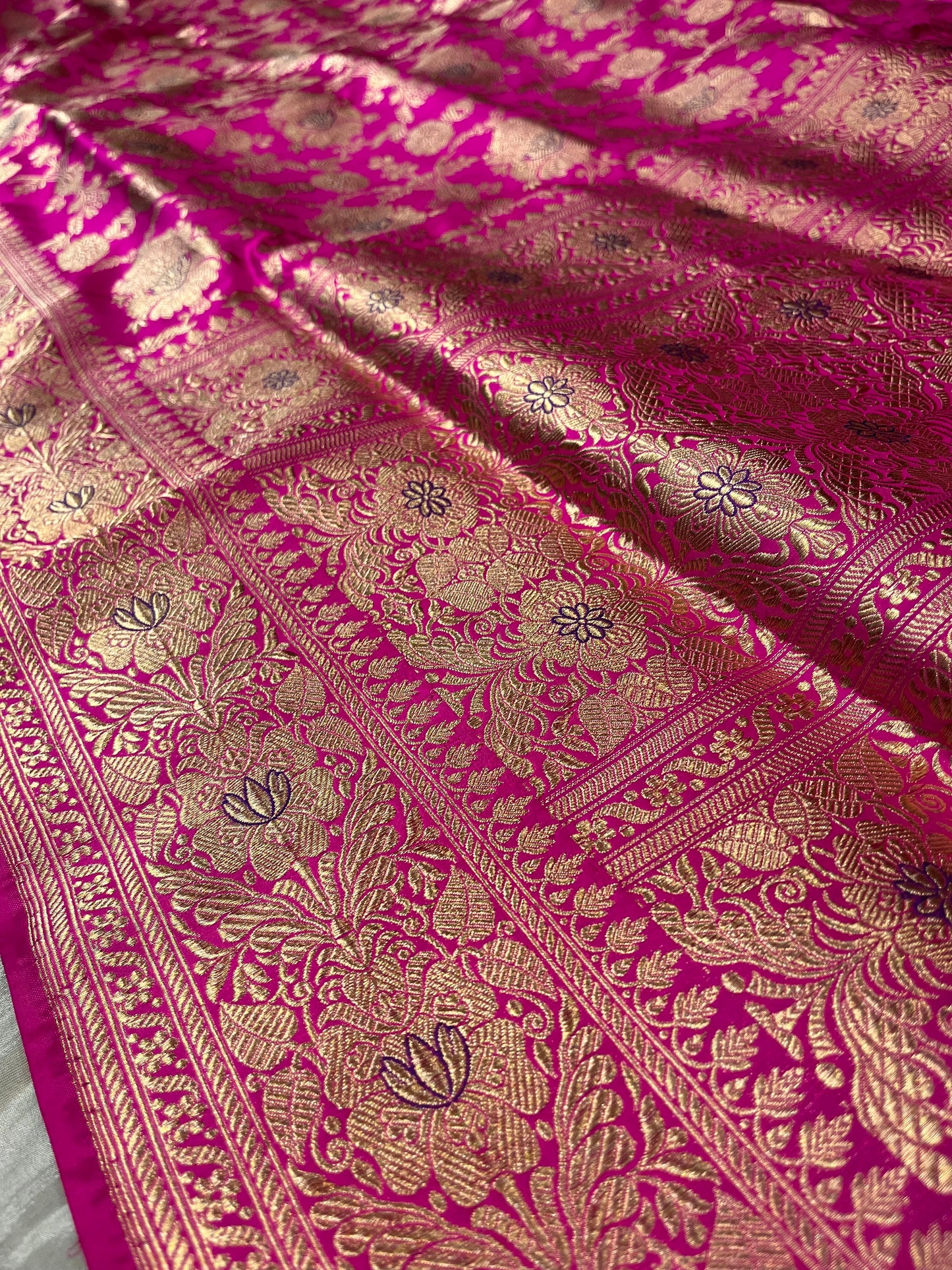 RANI PINK BANARASI PURE SILK SAREE EMBELLISHED WITH ZARI WEAVES