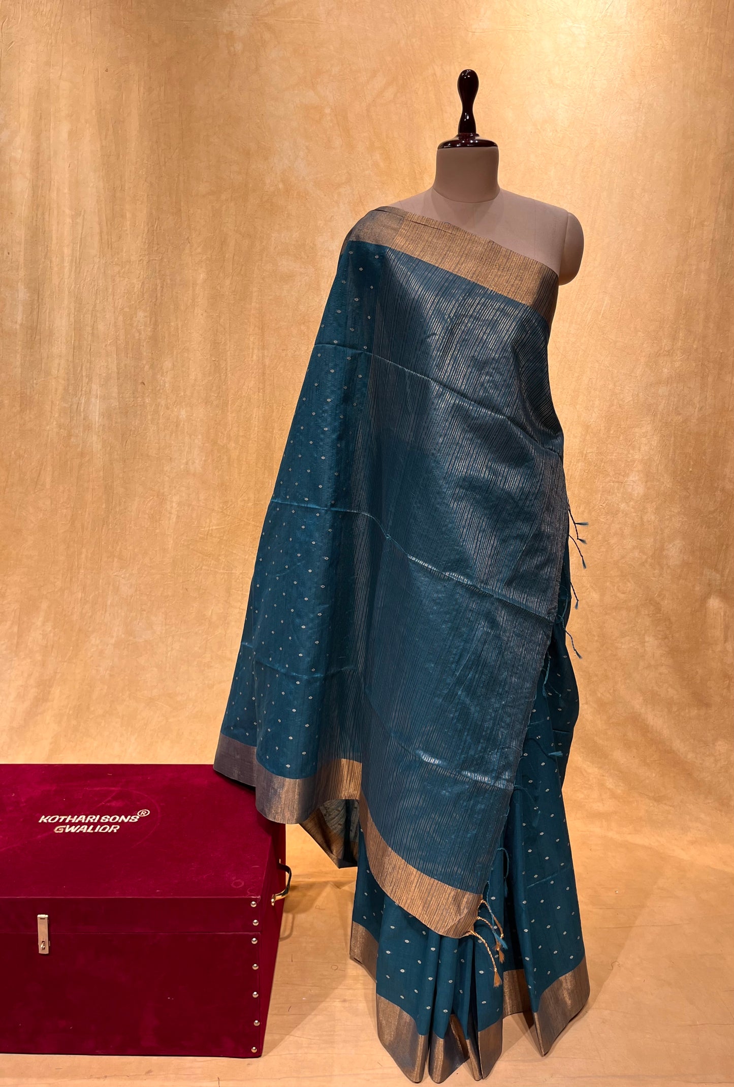 PEACOCK GREEN COLOUR ART SIlK SAREE WITH ZARI BORDER