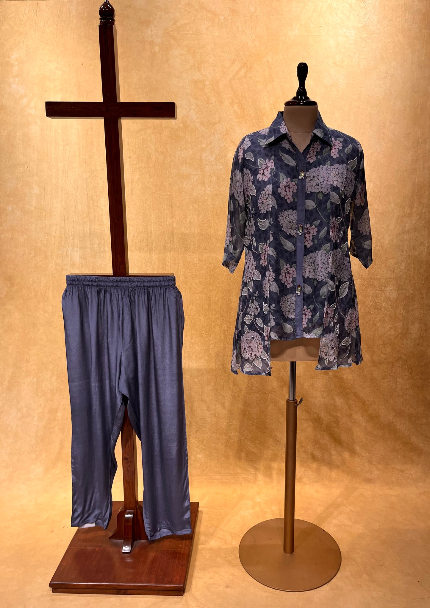 MAUVE COLOUR CHINON PRINTED CO-ORD SET EMBELLISHED WITH PEARL & CUTDANA WORK