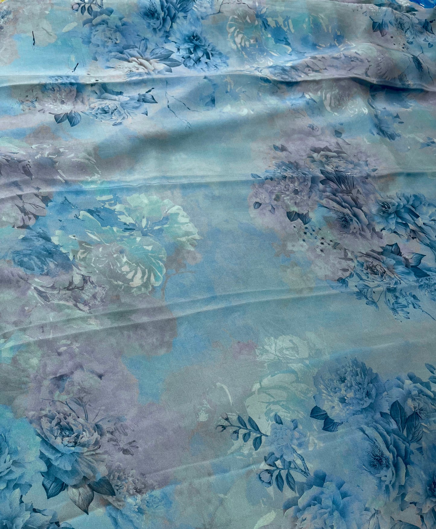 SKY BLUE COLOUR PURE PLATINUM CHIFFON FLORAL PRINTED SAREE WITH SELF PRINTED CREPE SILK BLOUSE - Kothari Sons