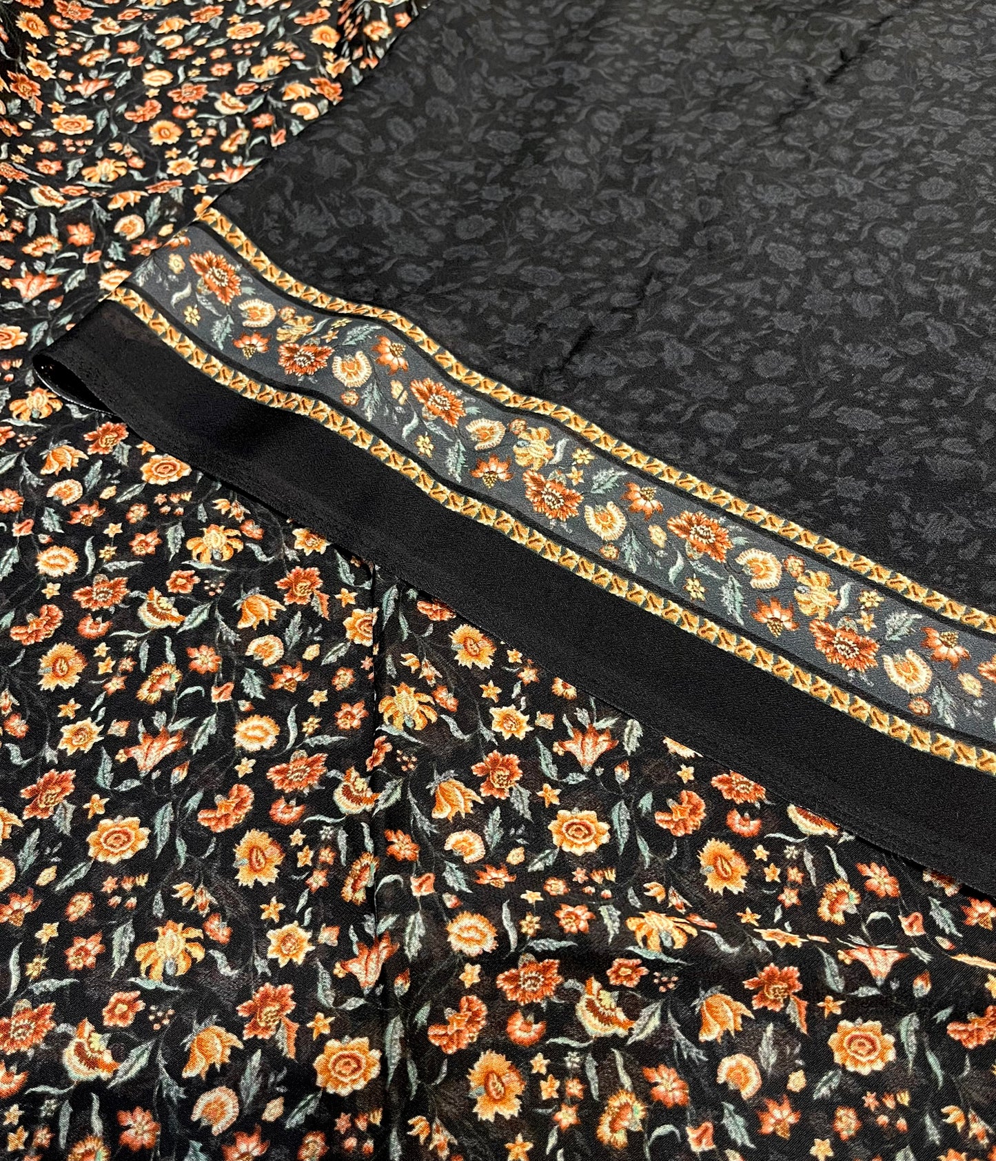 BLACK COLOUR PRINTED SYNTHETIC SAREE WITH UNSTITCHED BLOUSE FOR DRESS CODE - Kothari Sons