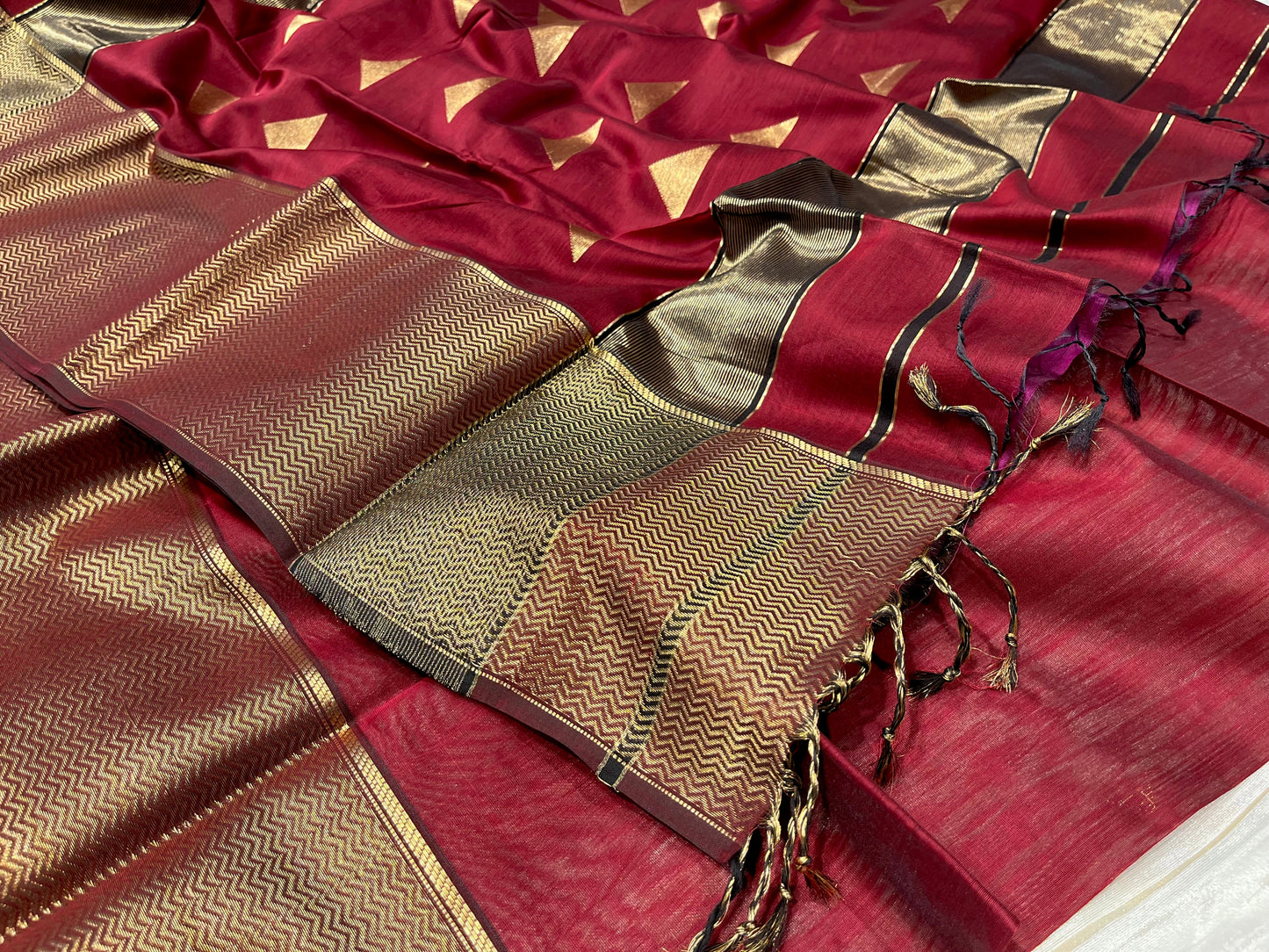 MAROON COLOUR PURE COTTON SILK MAHESHWARI SAREE WITH ZARI BORDER