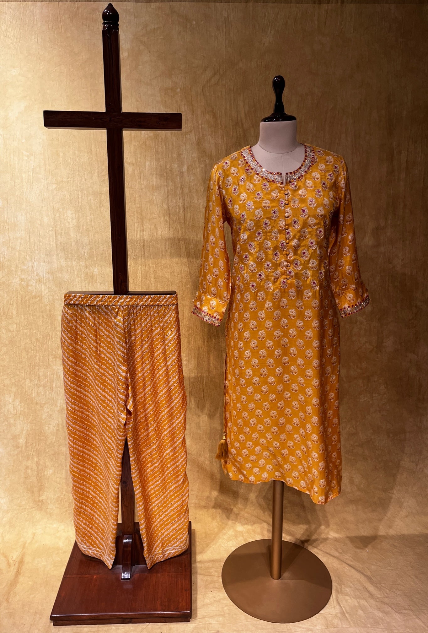 MUSTARD COLOUR MUSLIN SILK KURTA PANT SET EMBELLISHED WITH MIRROR & AARI WORK