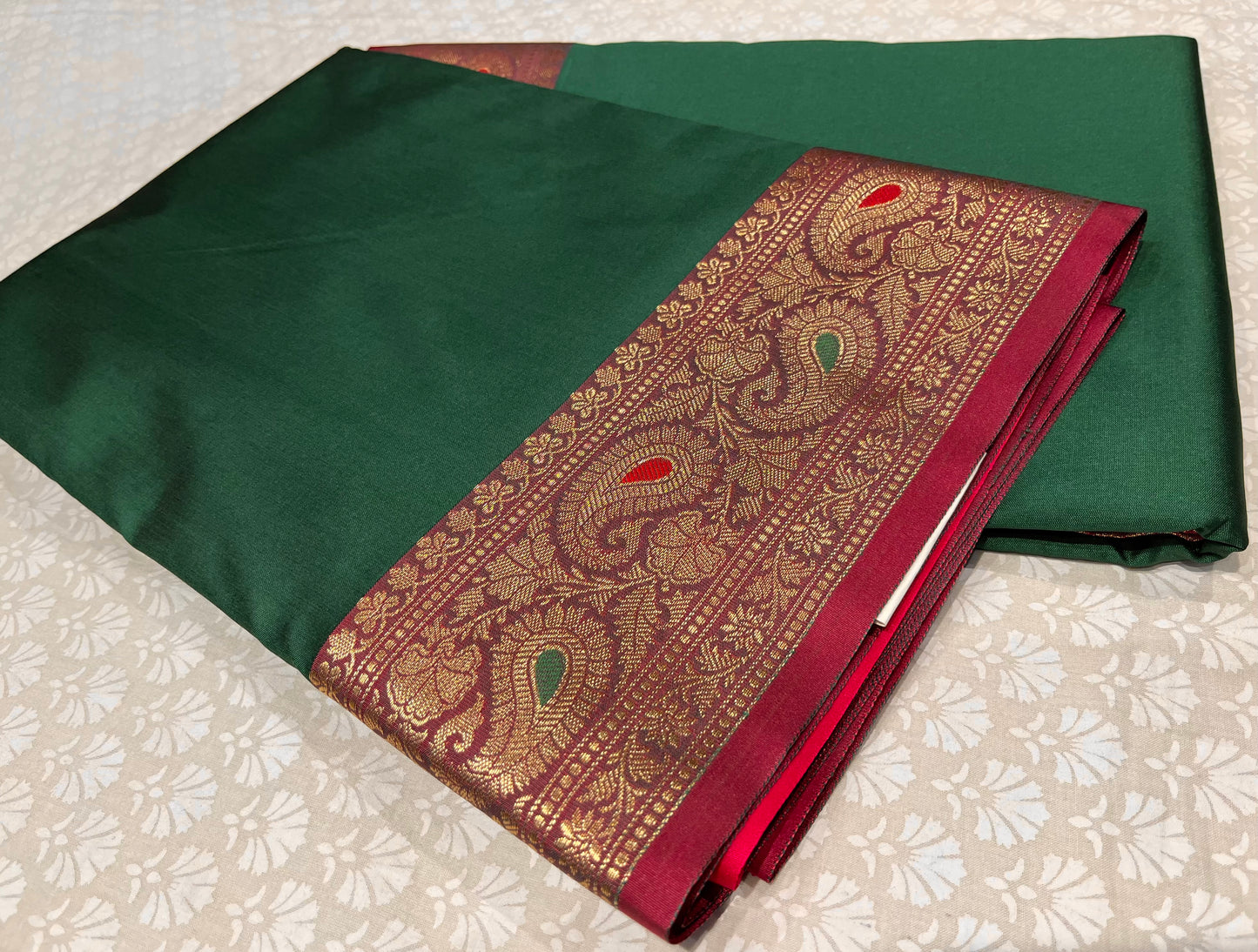 BOTTLE GREEN COLOUR ART SILK SAREE EMBELLISHED WITH ZARI WEAVES BORDER & PALLA