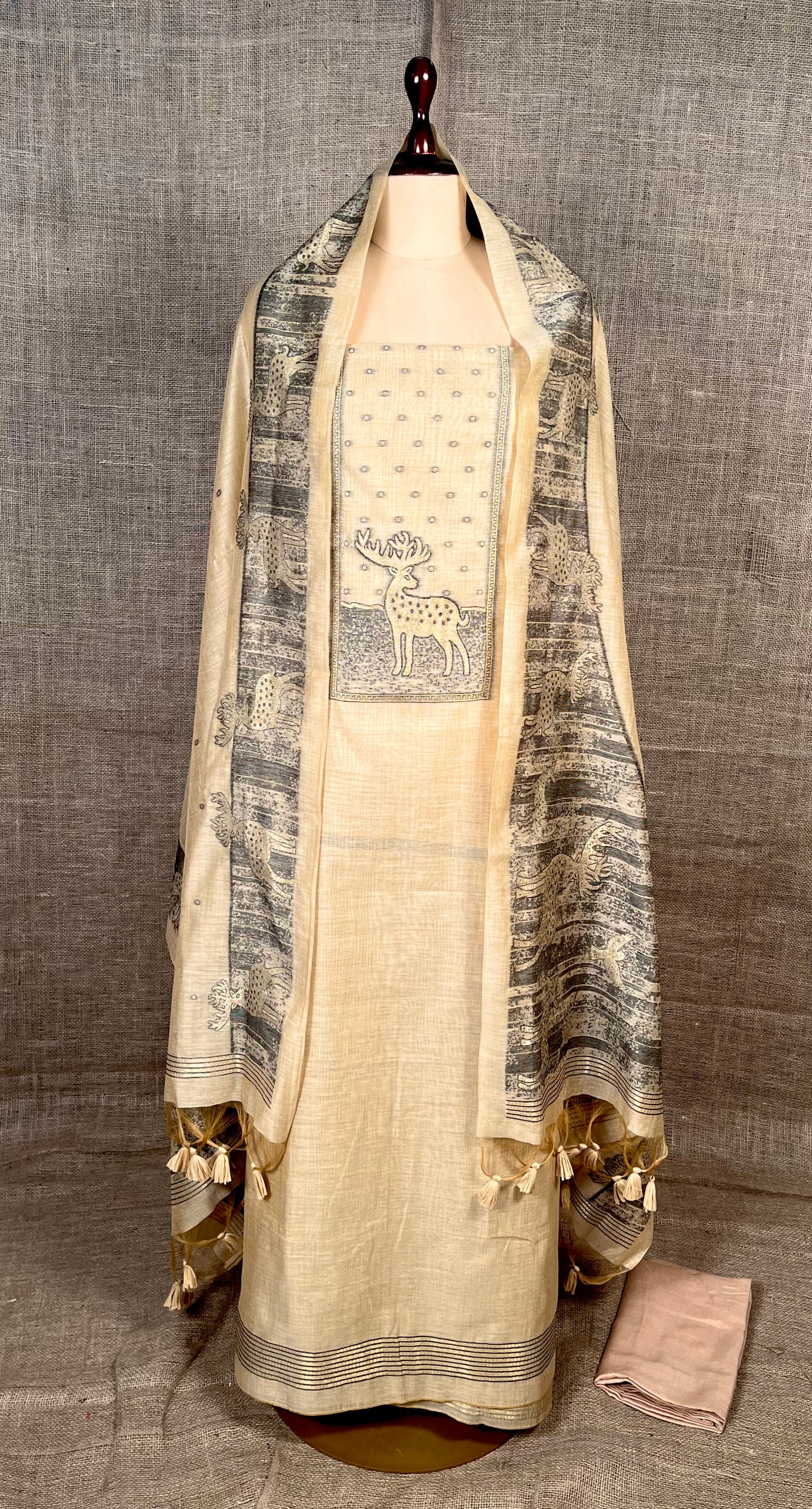 BEIGE COLOUR TANT DHAKAI JAMDANI UNSTITCHED SUIT