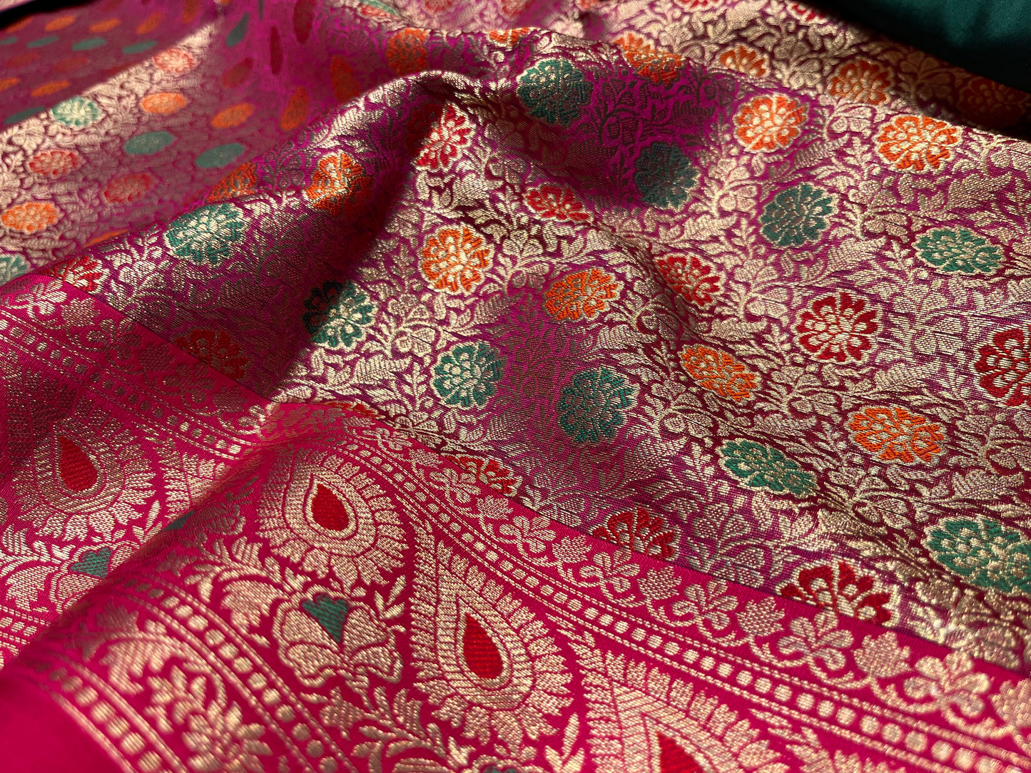 BOTTLE GREEN COLOUR ART SILK SAREE EMBELLISHED WITH ZARI WEAVES BORDER & PALLA