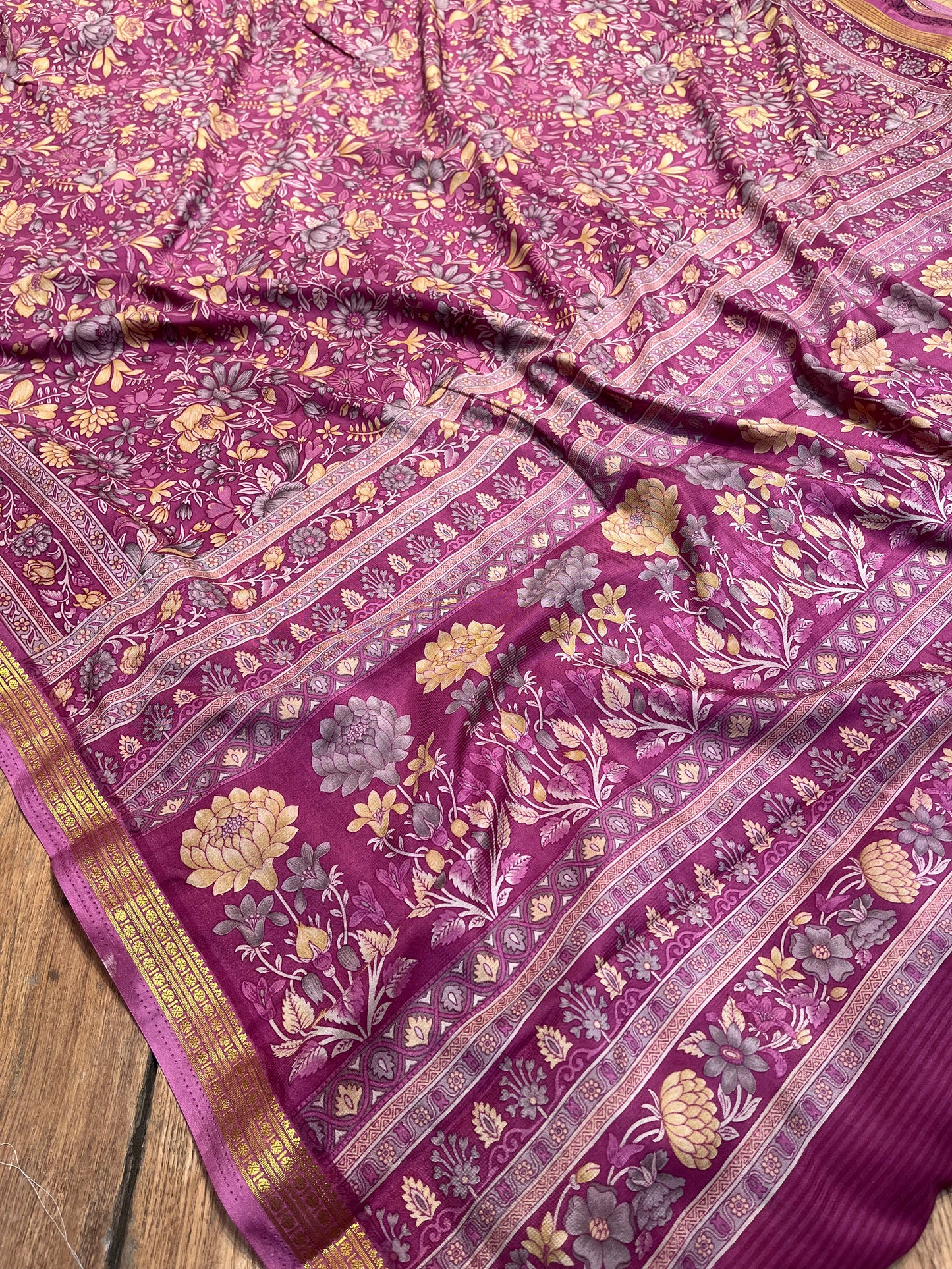 ONION COLOUR ART CREPE SILK PRINTED SAREE WITH ZARI BORDER (DELIVERY TIME 15 DAYS)