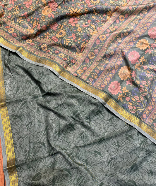 SMOKE GREY ART CREPE SILK PRINTED SAREE WITH ZARI BORDER (DELIVERY TIME 15 DAYS)