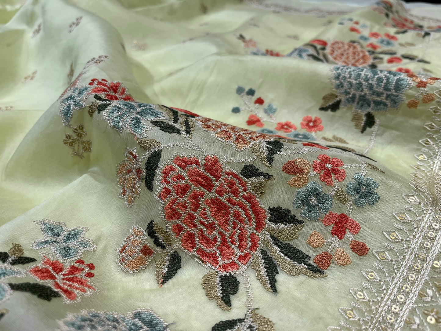 PISTA COLOUR PURE ORGANZA EMBROIDERED SAREE EMBELLISHED WITH CROSS STITCH EMBROIDERY & SCALLOPED EMBROIDERED BORDER