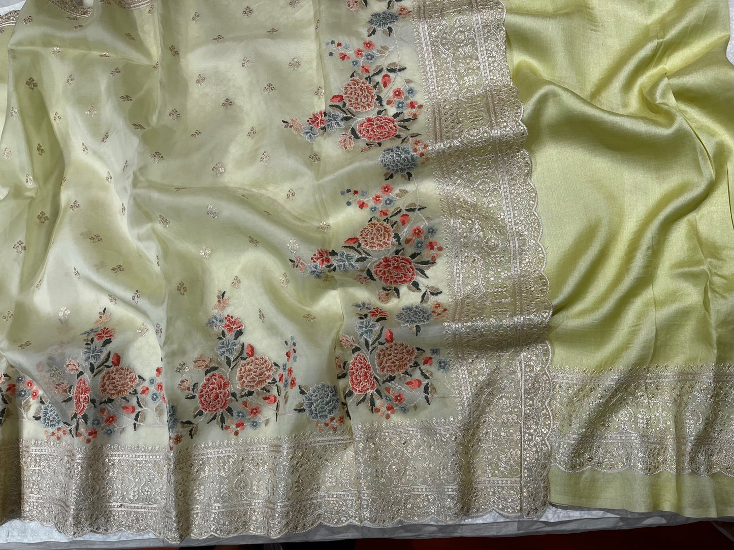 PISTA COLOUR PURE ORGANZA EMBROIDERED SAREE EMBELLISHED WITH CROSS STITCH EMBROIDERY & SCALLOPED EMBROIDERED BORDER