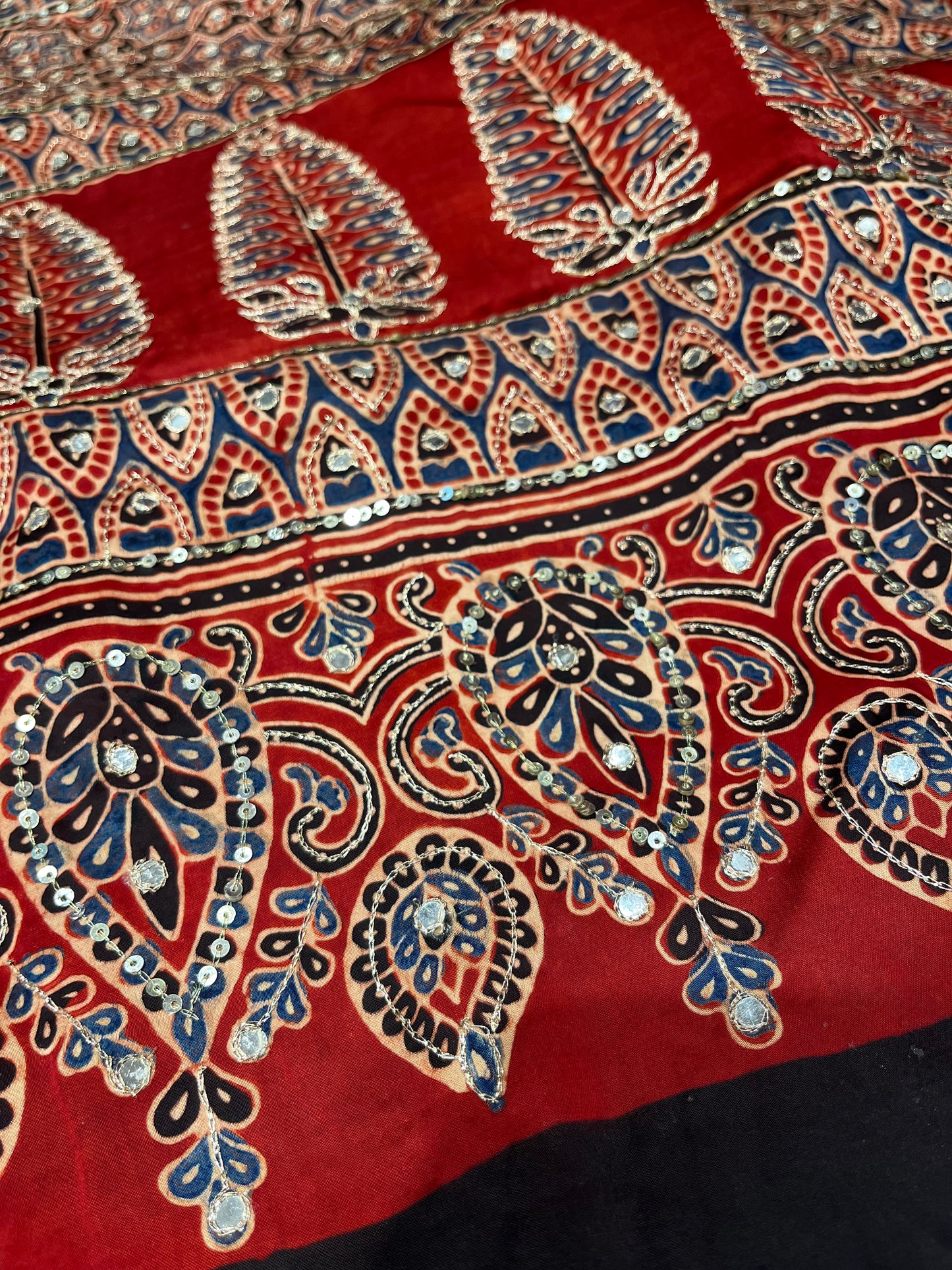 ELEGANT RED AJRAK PRINTED MODAL SILK SAREE WITH INTRICATE AARI WORK