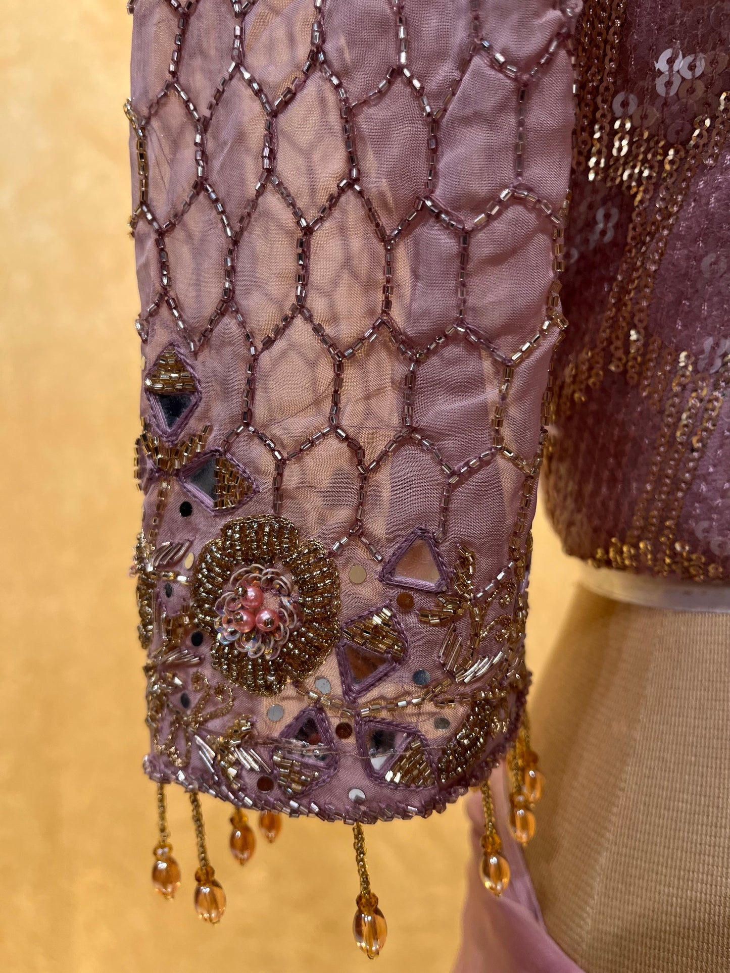 (DELIVERY IN 25 DAYS ) LAVENDER COLOUR ORGANZA READYMADE BLOUSE SAREE EMBELLISHED WITH SEQUINS, CUTDANA WORK