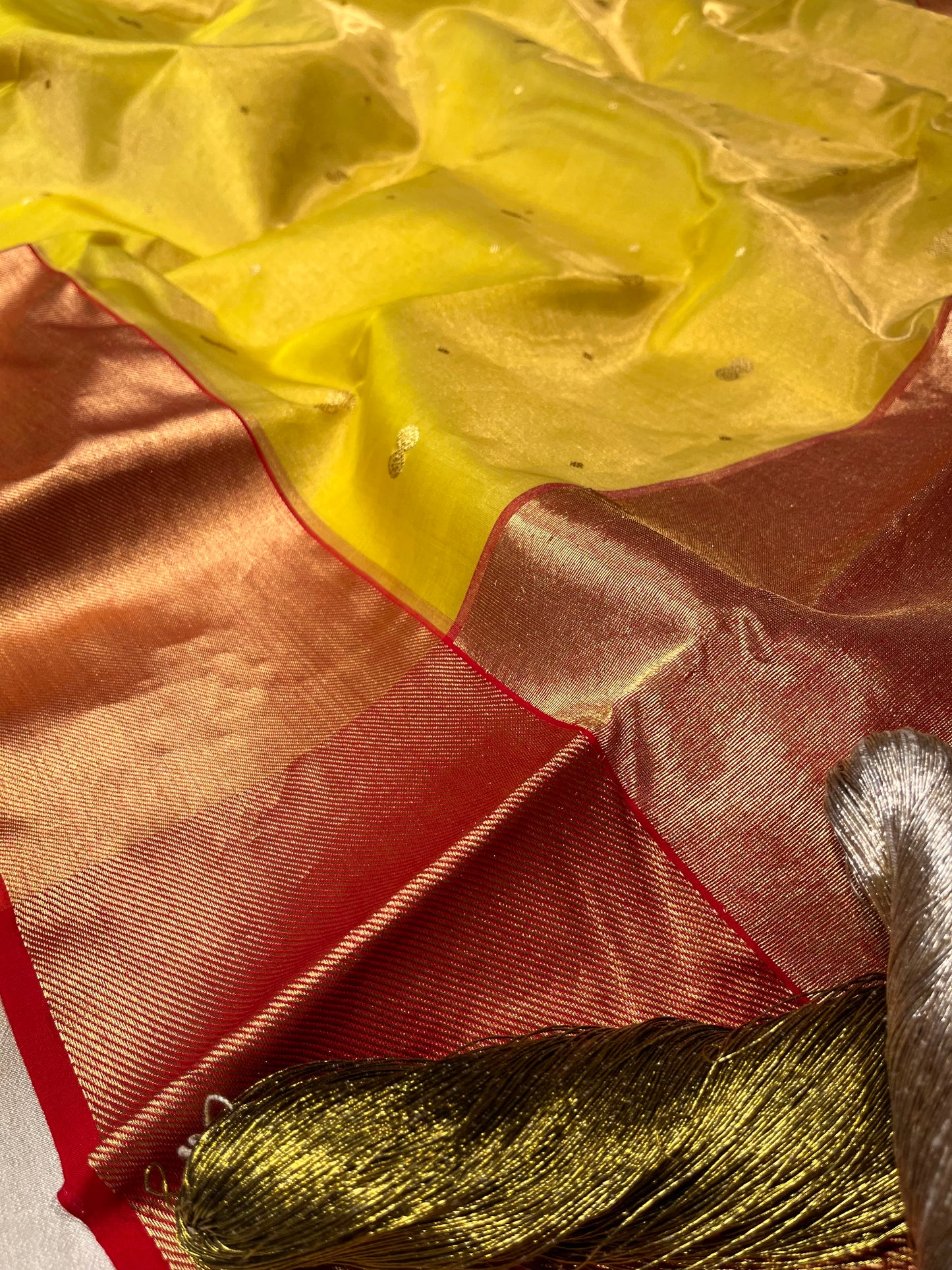 LEMON GREEN COLOUR CHANDERI TISSUE HANDLOOM SAREE EMBELLISHED WITH ZARI WEAVES