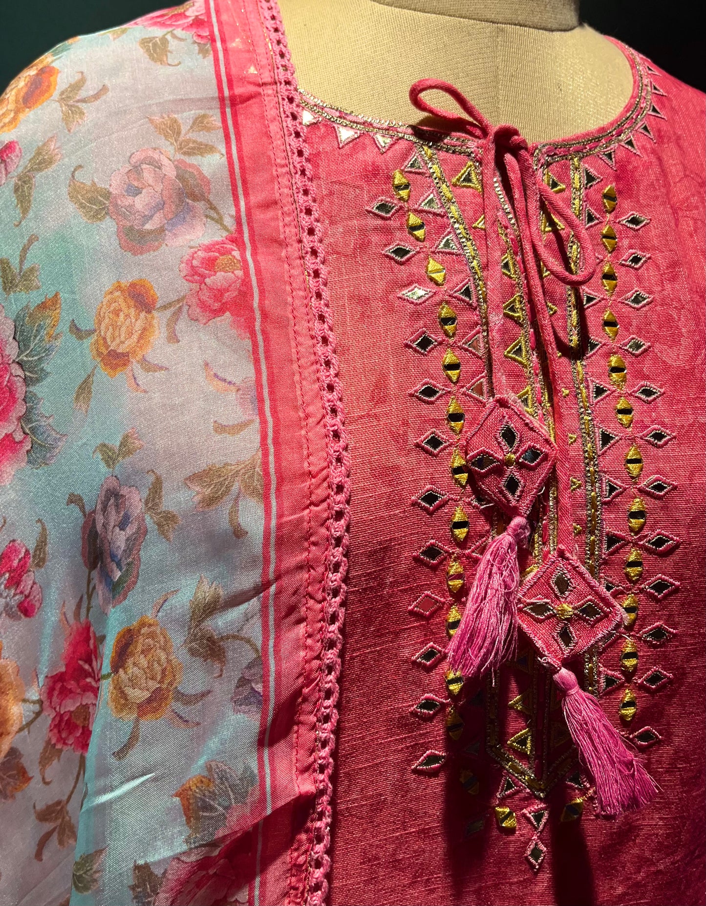 PINK COLOUR LINEN UNSTITCHED SUIT WITH ORGANZA DUPATTA