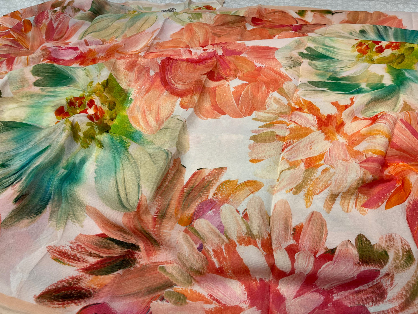 ( DELIVERY IN 25 DAYS ) WHITE COLOUR PURE CHIFFON FLORAL PRINTED SAREE