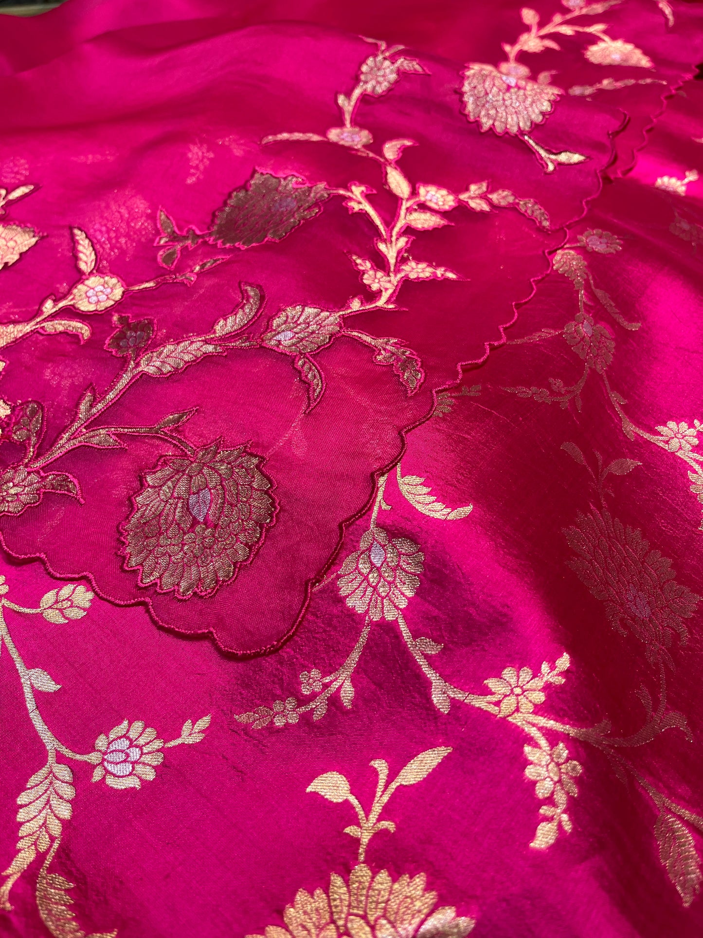 FUCHSIA PINK COLOUR PURE ORGANZA APPLIQUE WORK SAREE WITH BROCADE UNSTITCHED BLOUSE