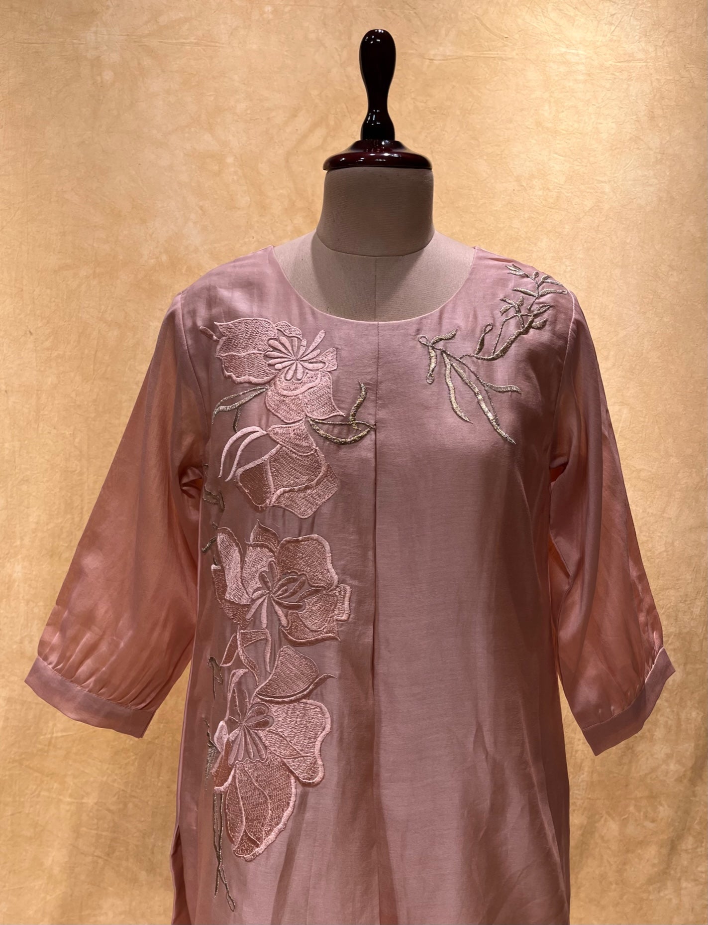 PEACH COLOUR CHANDERI SILK RESHAM EMBROIDERY CO-ORD SET EMBELLISHED WITH RESHAM EMBROIDERY