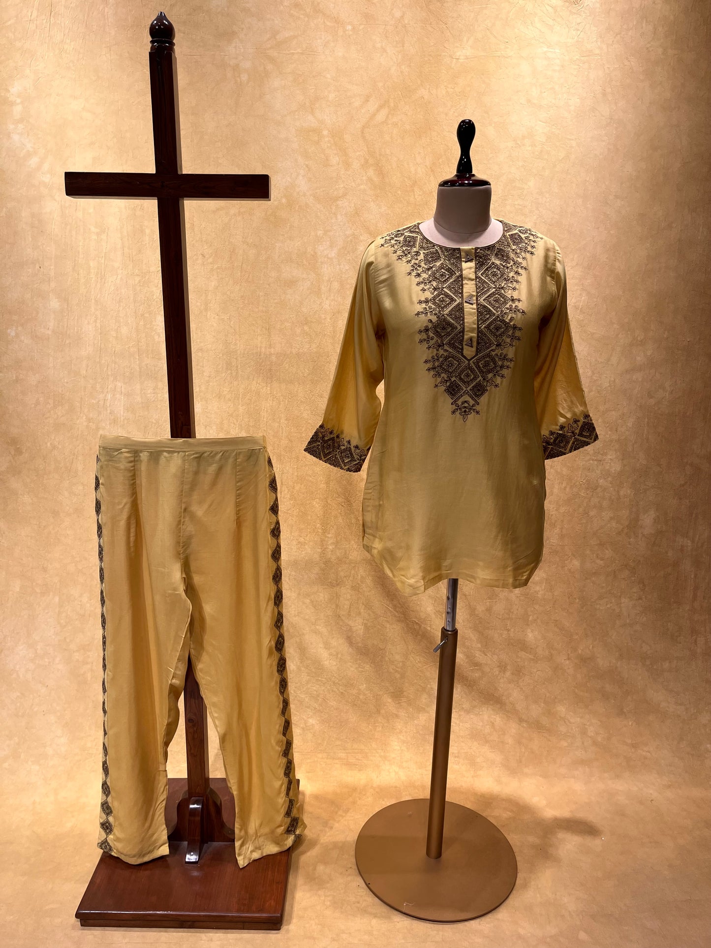 YELLOW COLOUR COTTON SILK CO-ORDS SET EMBELLISHED WITH RESHAM WORK