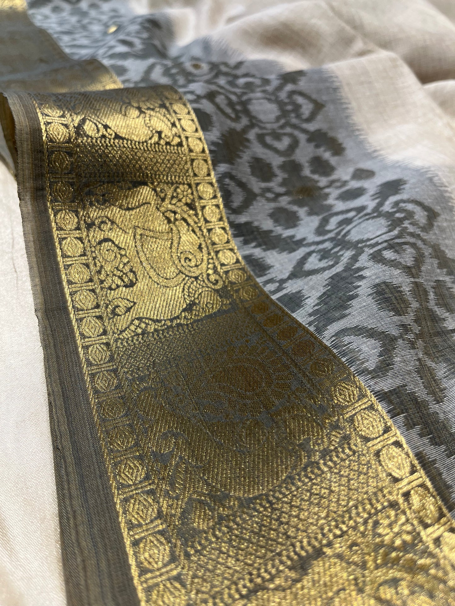 BEIGE COLOUR MUSLIN COTTON IKAT WEAVE SAREE