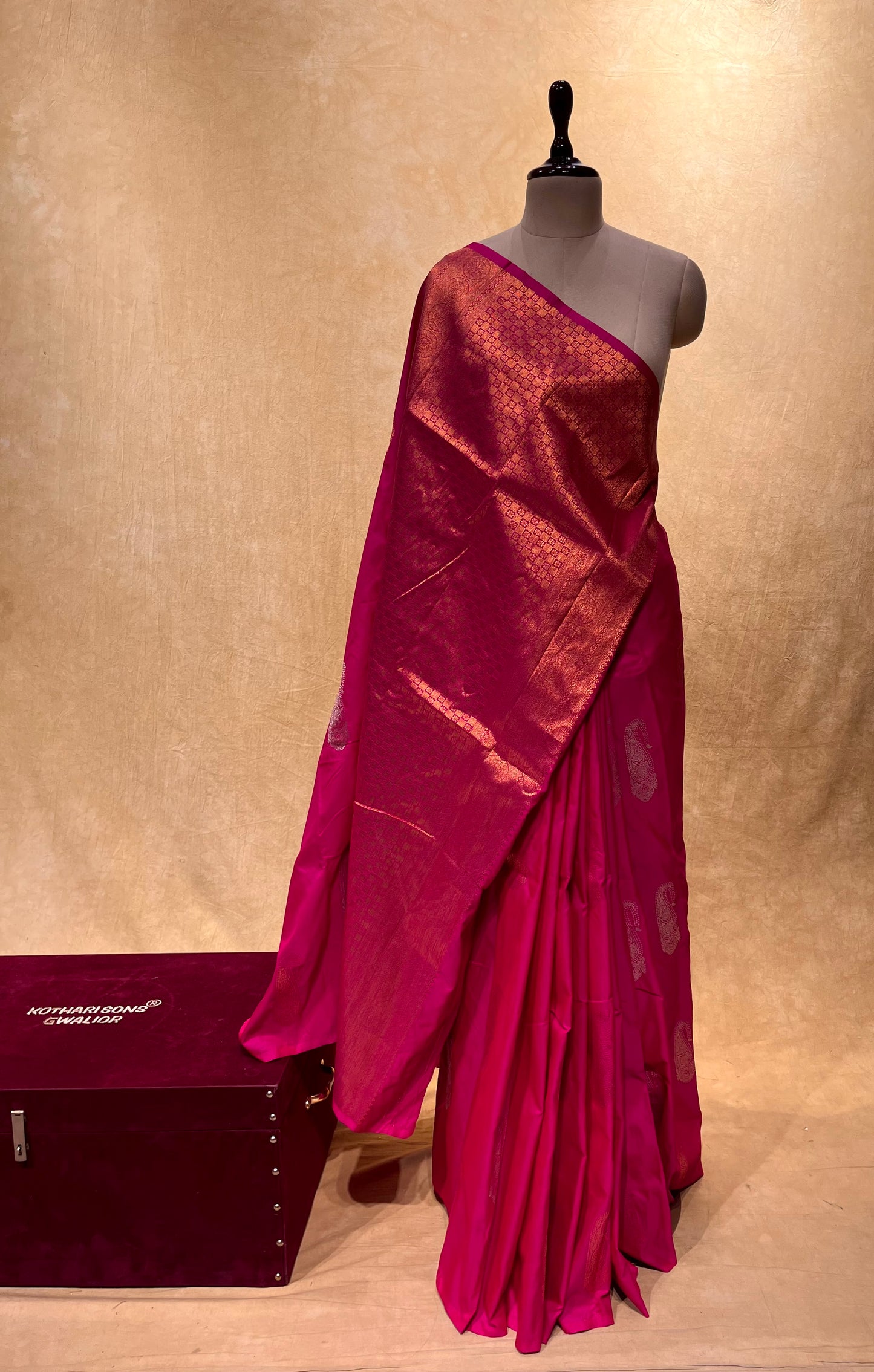 MAGENTA COLOUR SEMI KANJIVARAM SILK SAREE