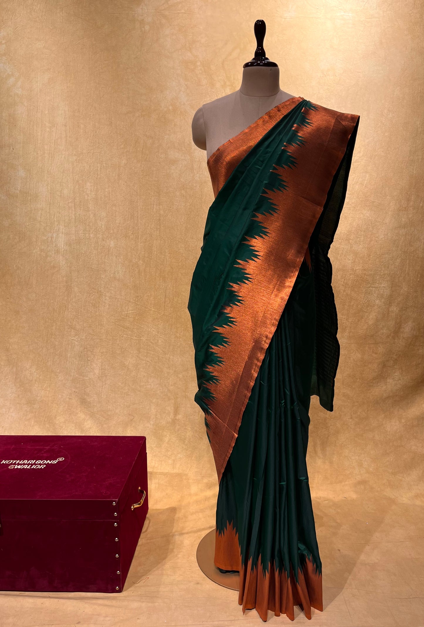 BOTTLE GREEN COLOR SEMI SILK KANJIVARAM SAREE WITH TEMPLE BORDER