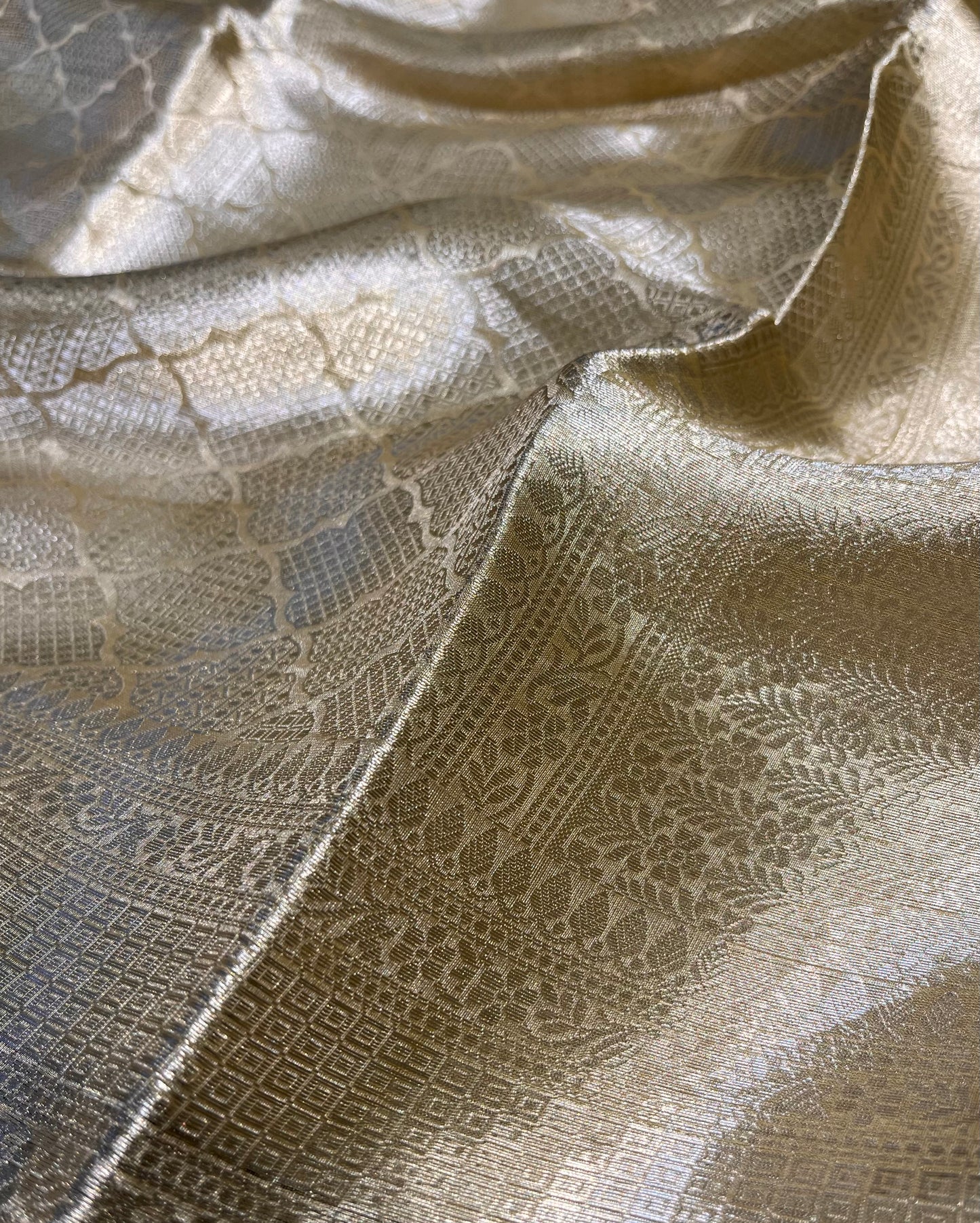( DELIVERY IN 25 DAYS ) BEIGE COLOUR TANT DHAKAI JAMDANI UNSTITCHED SUITS WITHOUT PANT (DRESS MATERIAL)