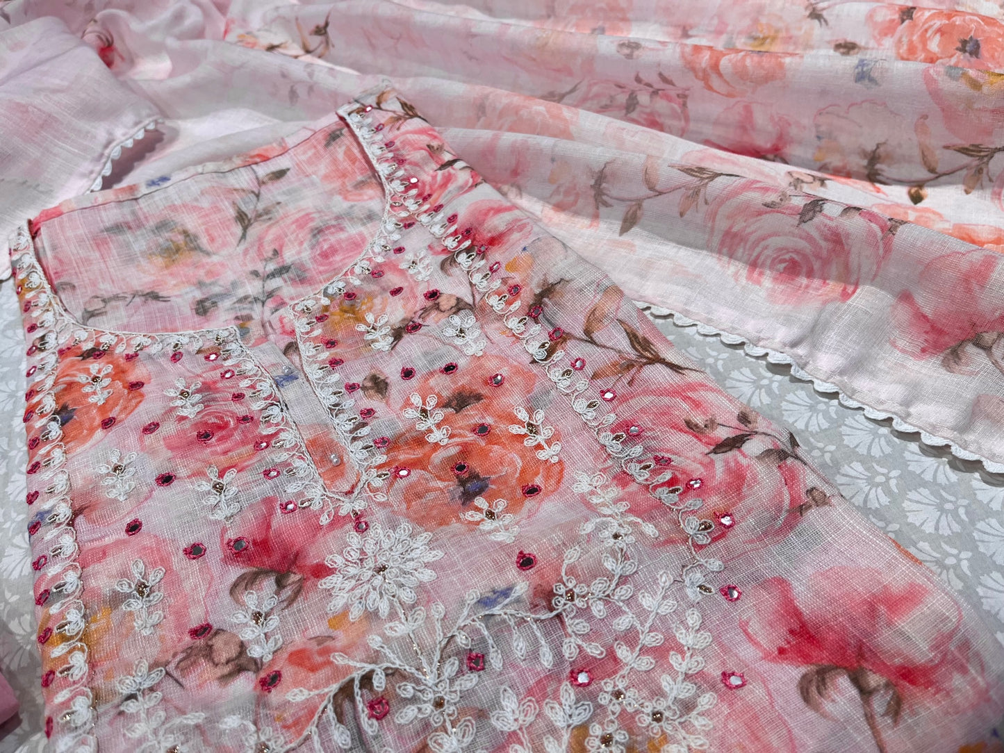 PINK COLOUR LINEN PRINTED UNSTITCHED SUIT EMBELLISHED WITH THREAD WORK
