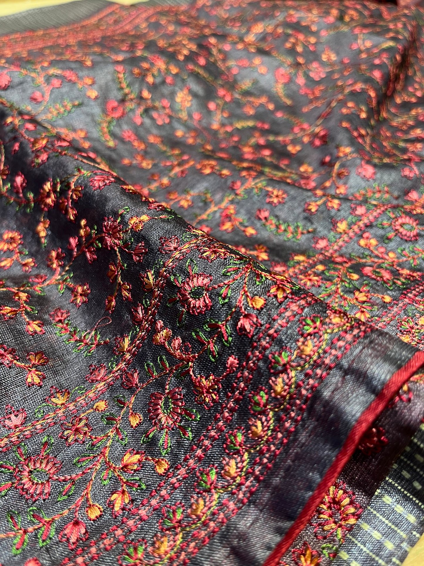 GREY COLOUR TUSSAR SILK EMBROIDERED SAREE EMBELLISHED WITH RESHAM EMBROIDERY