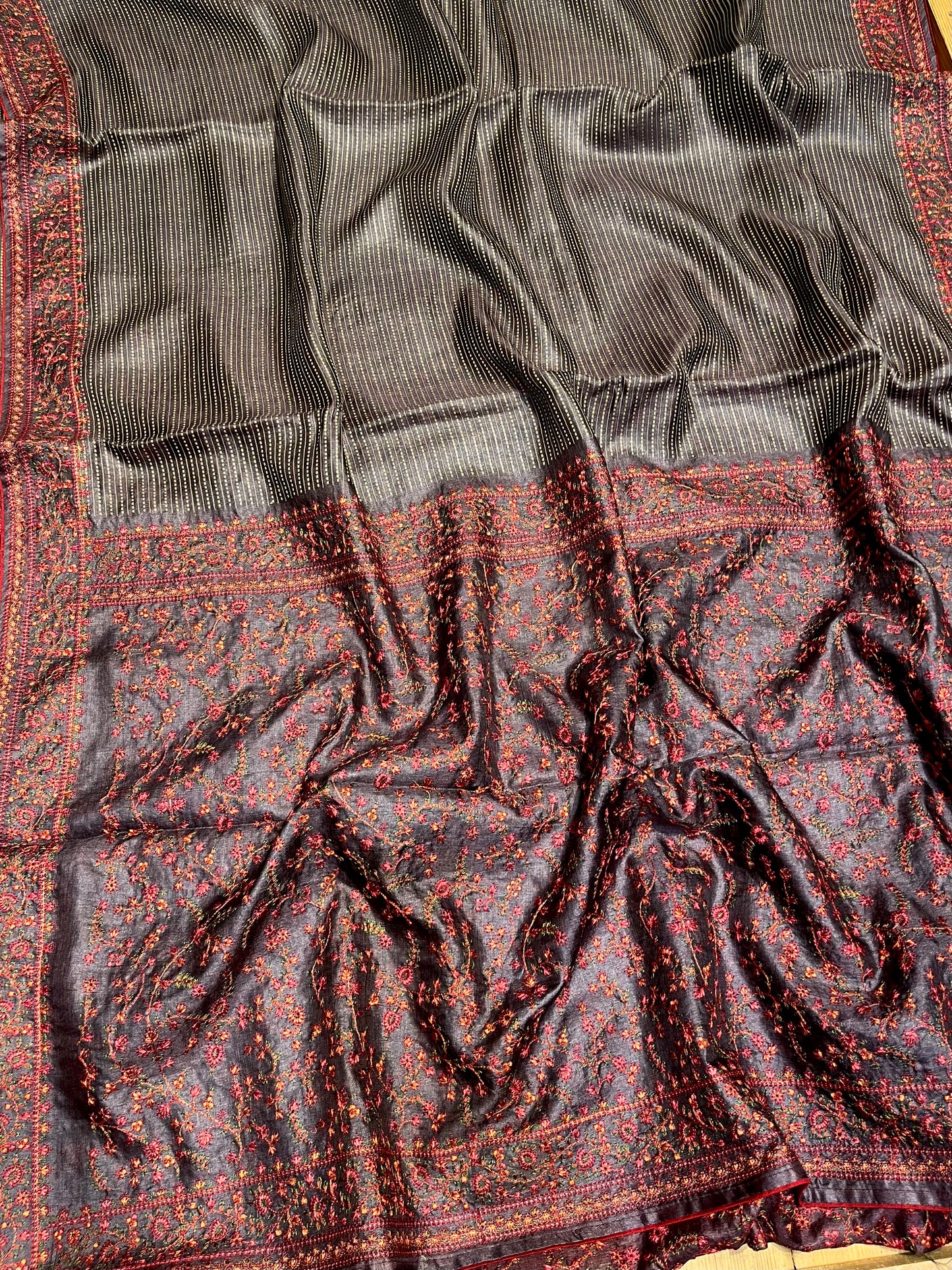 GREY COLOUR TUSSAR SILK EMBROIDERED SAREE EMBELLISHED WITH RESHAM EMBROIDERY