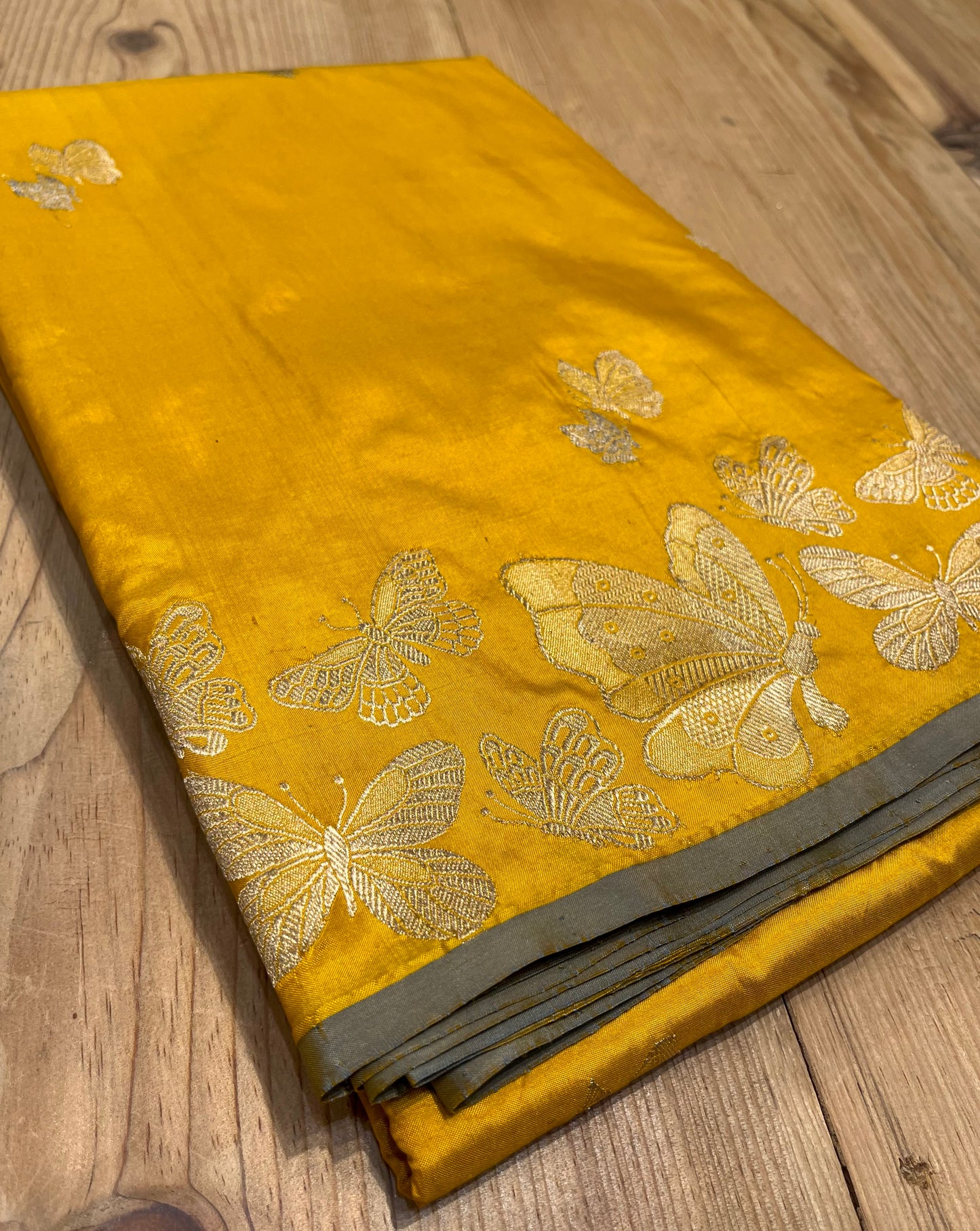 YELLOW COLOUR PURE KATAN SILK SAREE EMBELLISHED WITH ZARI WEAVES