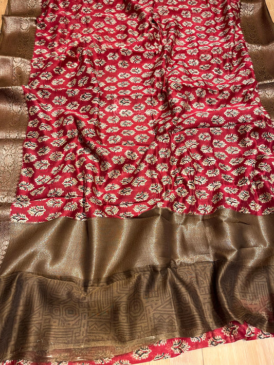 ( DELIVERY IN 20-25 DAYS ) MAROON COLOUR CHANDERI SILK PRINTED SAREE WITH ZARI BORDER