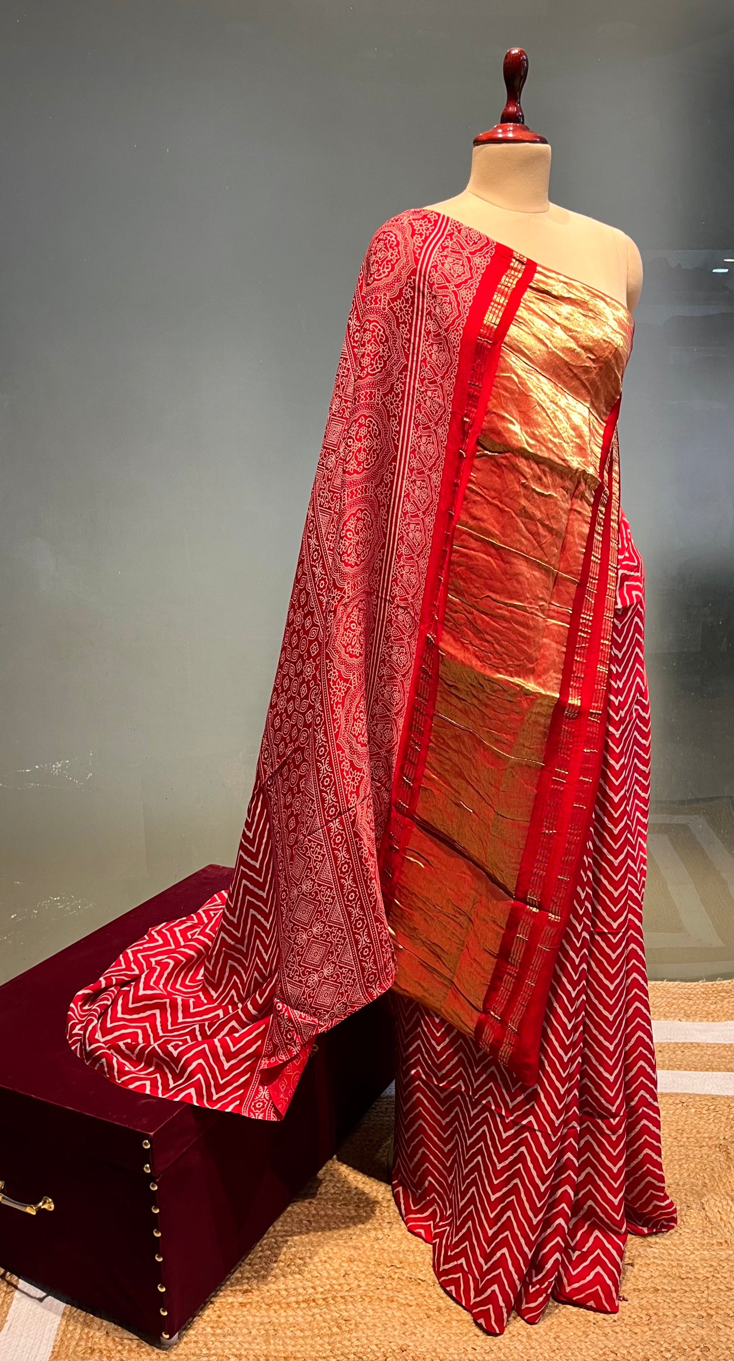 RED COLOUR MODAL SILK ZIG ZAG PATTERN SAREE