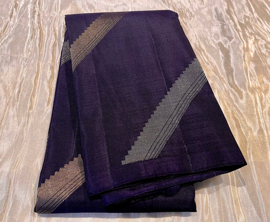 BLUE COLOR PURE KANJIVARAM SILK SAREE EMBELLISHED WITH ZARI WEAVES