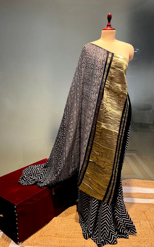 NAVY BLUE COLOUR MODAL SILK ZIG ZAG PATTERN SAREE