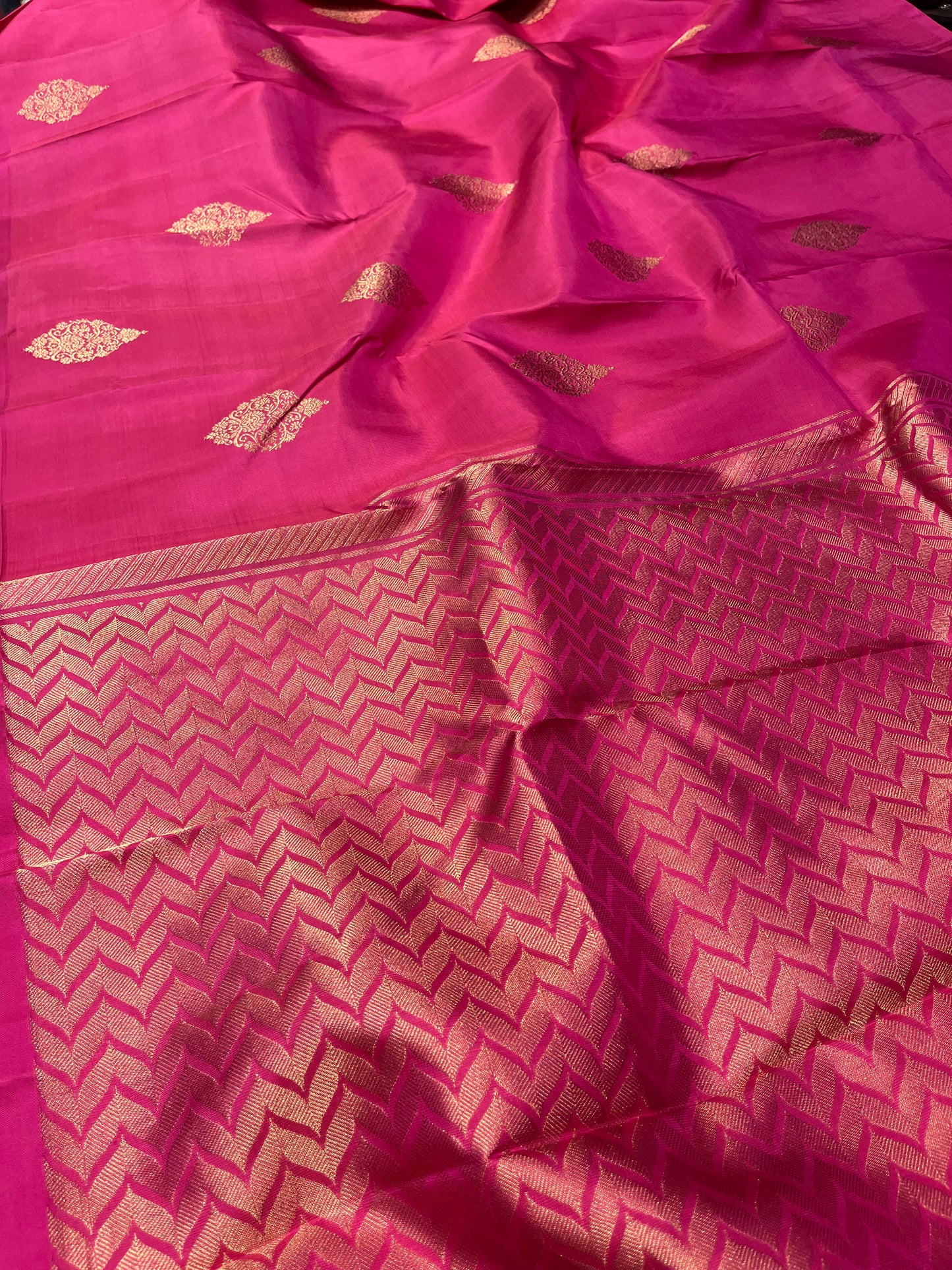 PINK COLOR PURE KANJIVARAM SILK SAREE EMBELLISHED WITH ZARI WEAVES