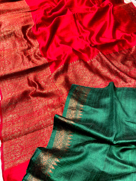 RED COLOUR KUCHAI / RAW SILK SAREE WITH BOTTLE GREEN COLOUR CONTRAST BLOUSE