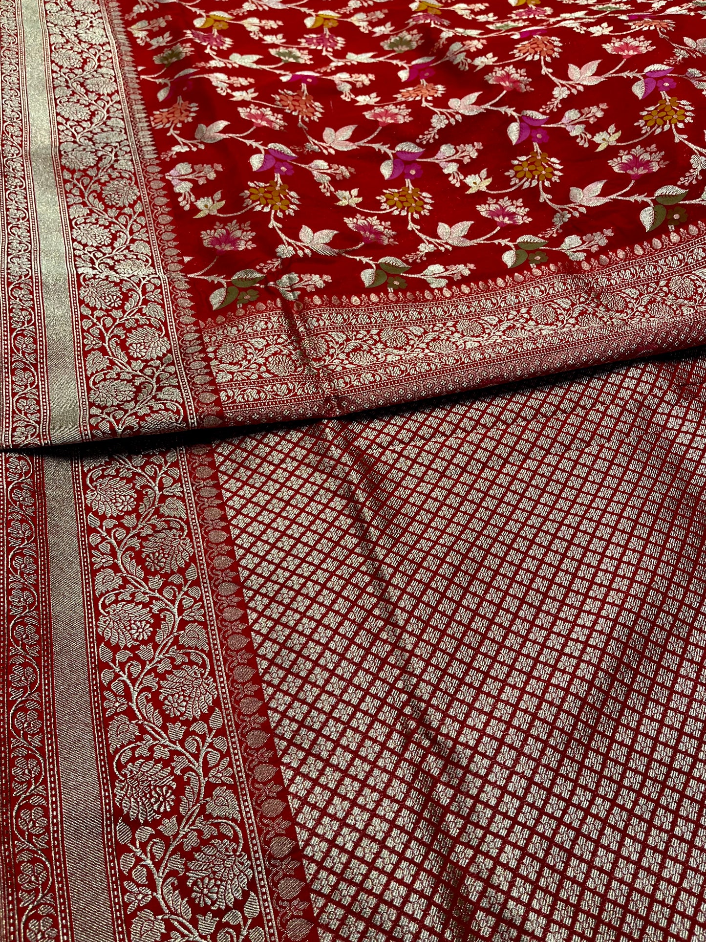 RED COLOUR PURE BANARASI HANDLOOM SILK SAREE EMBELLISHED WITH ZARI WEAVES - Kothari Sons