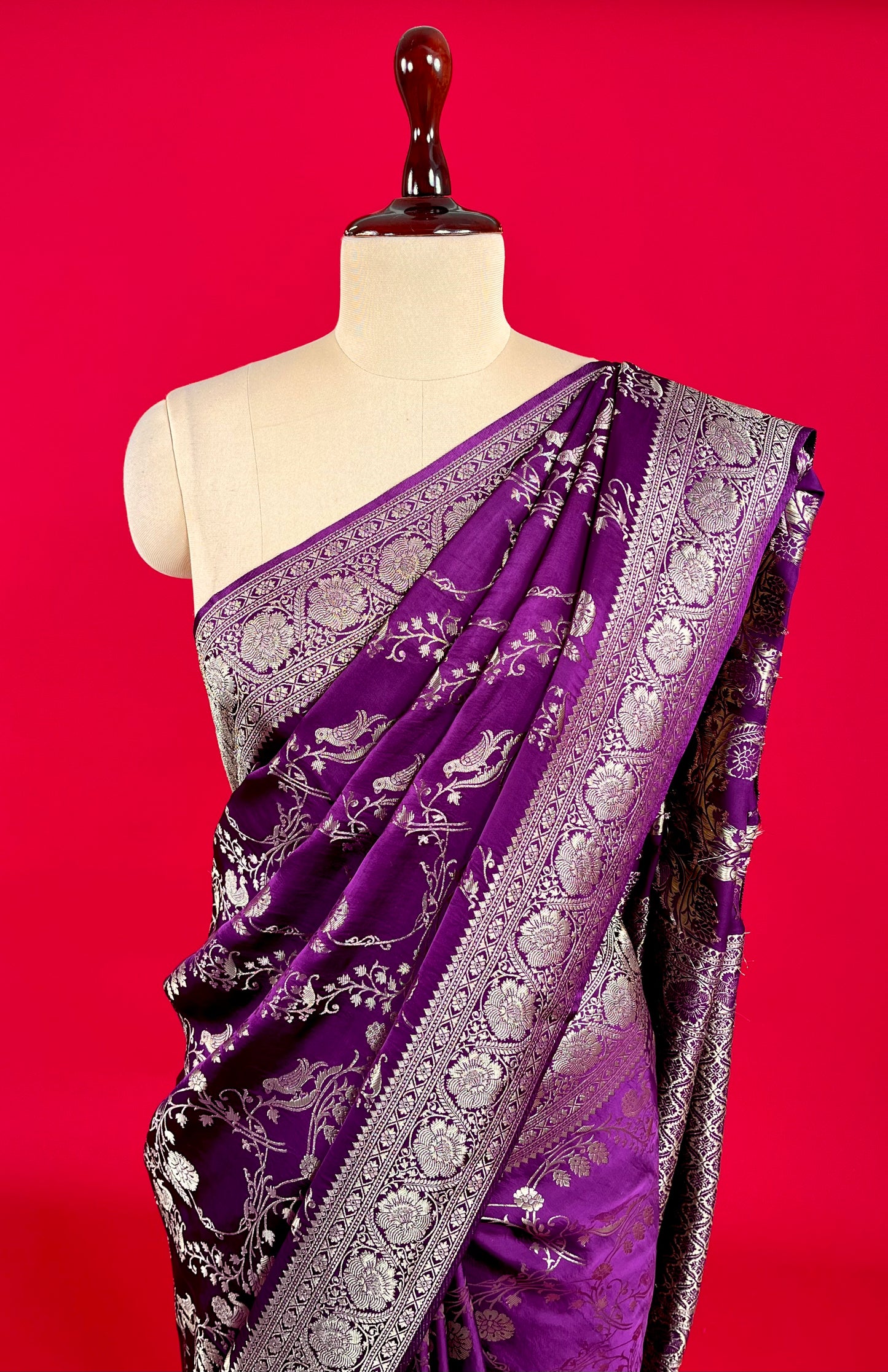 VIOLET PURPLE COLOUR SATIN SILK BANARASI SAREE EMBELLISHED WITH ZARI WEAVES